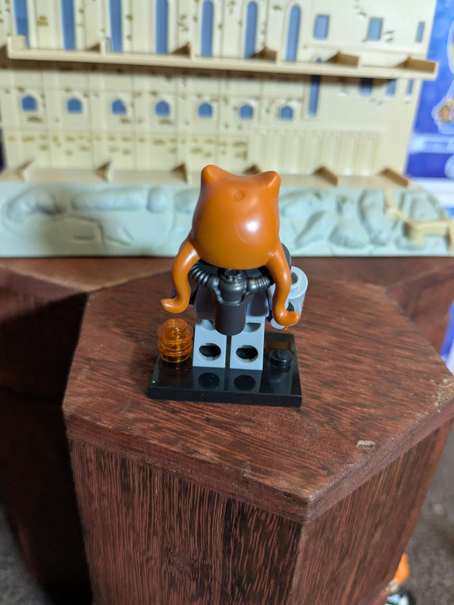 Lego Minifigures : Shark Army General