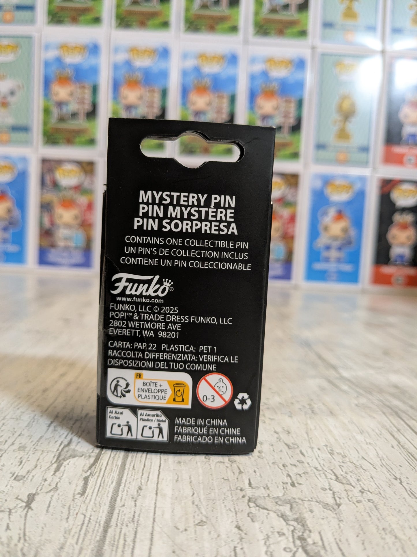Funko Europe 5th Anniversary Mystery Pin : I Love Europe Freddy