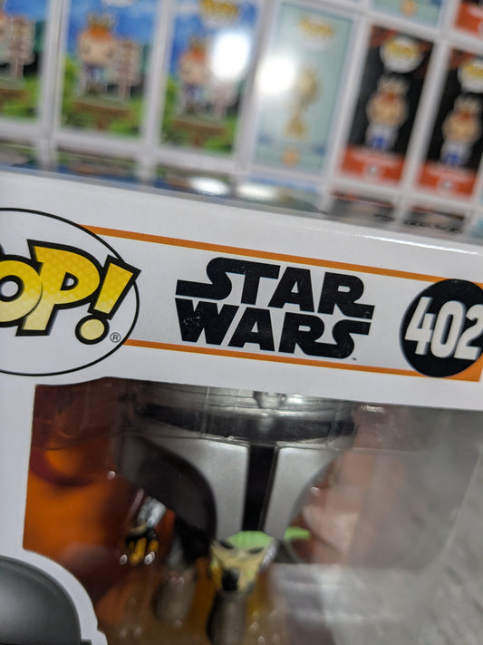 Funko pop Star Wars #402 - The Mandalorian with the child