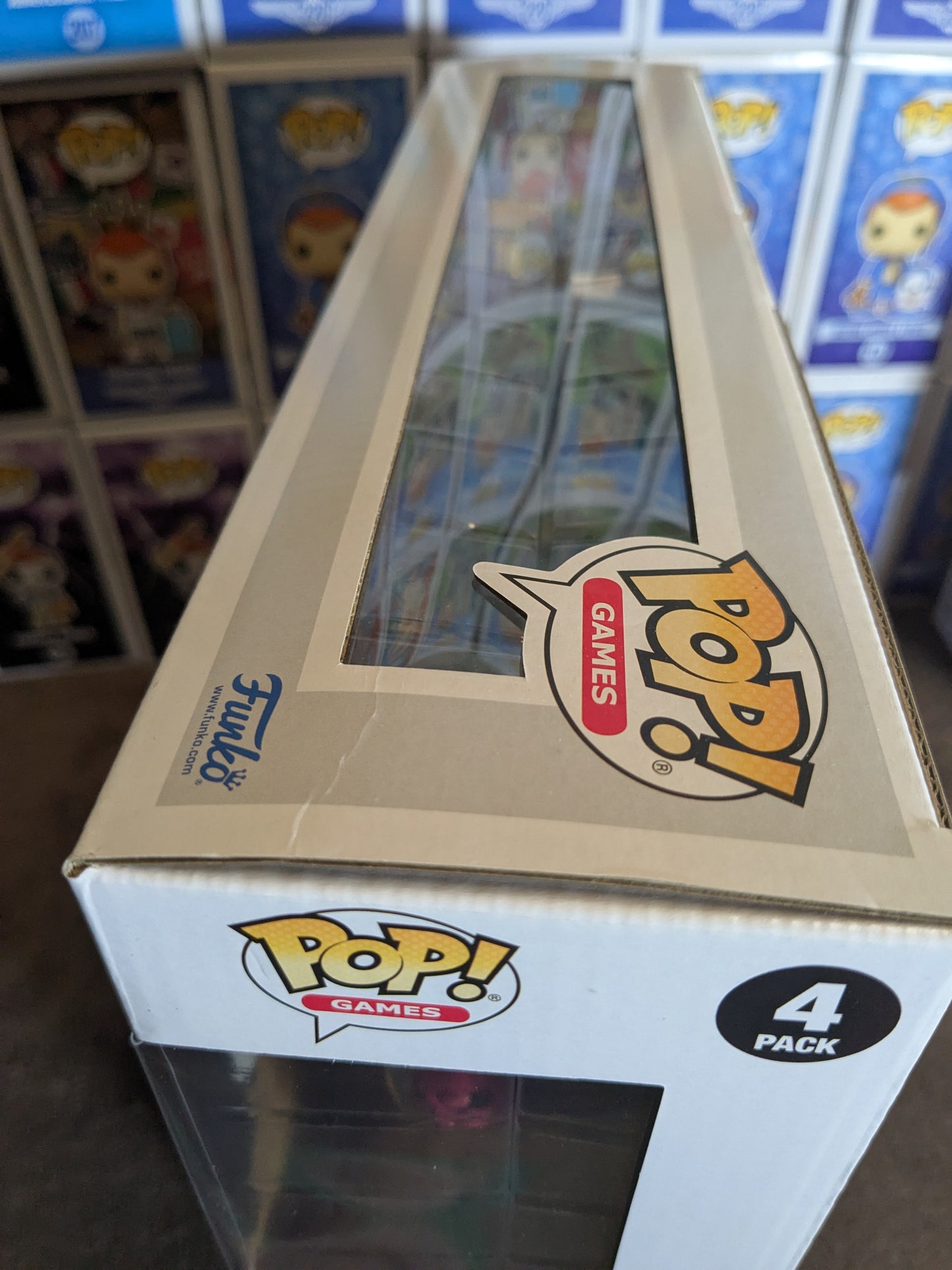 Funko Pop: Twisted Freddy / Twisted Bonnie / Twisted Wolf / Twisted Chica (leuchtend)