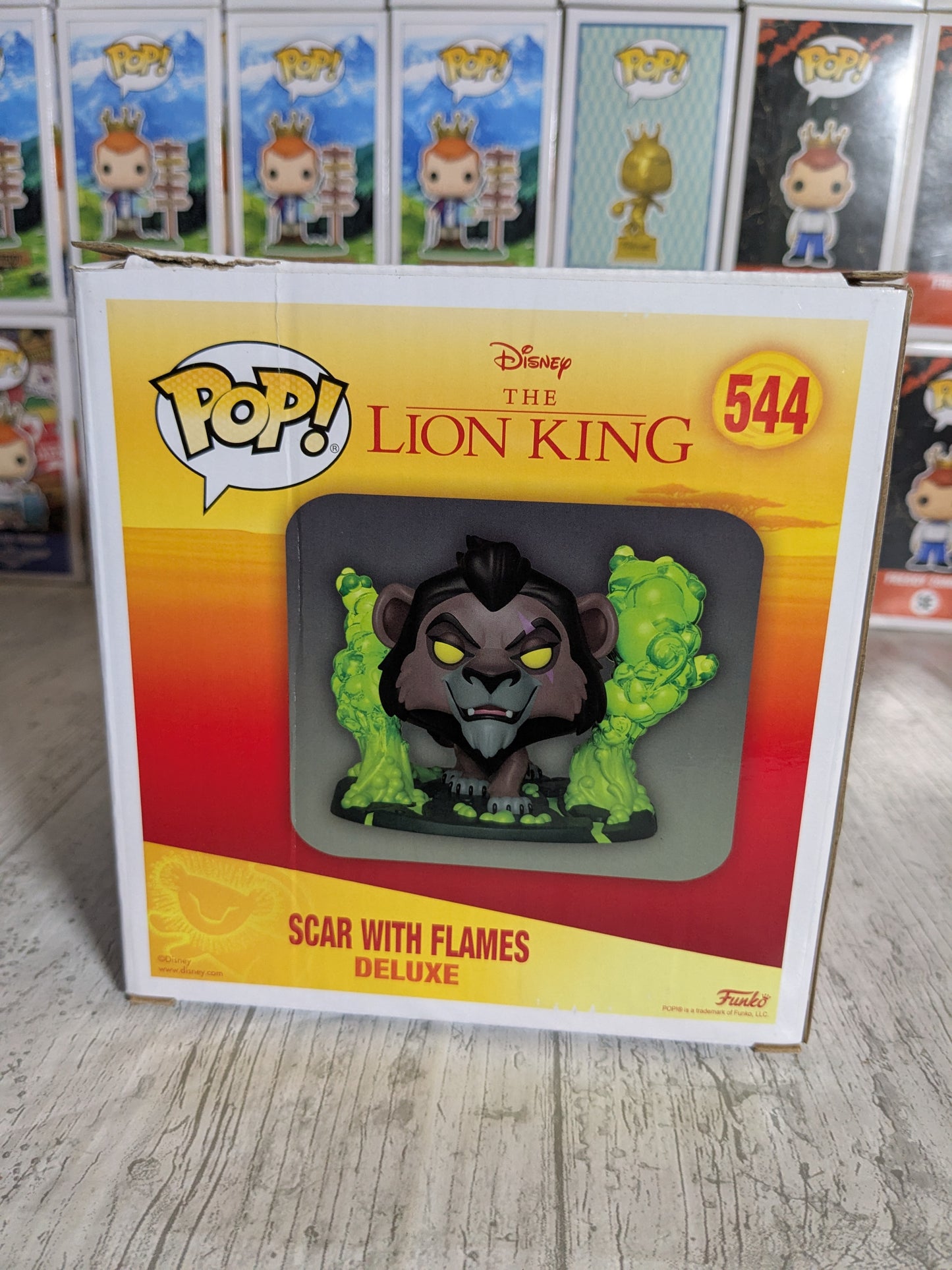 Funko pop 544 : Scar with Flames (Chase / Destroyed Box/ Plastic)