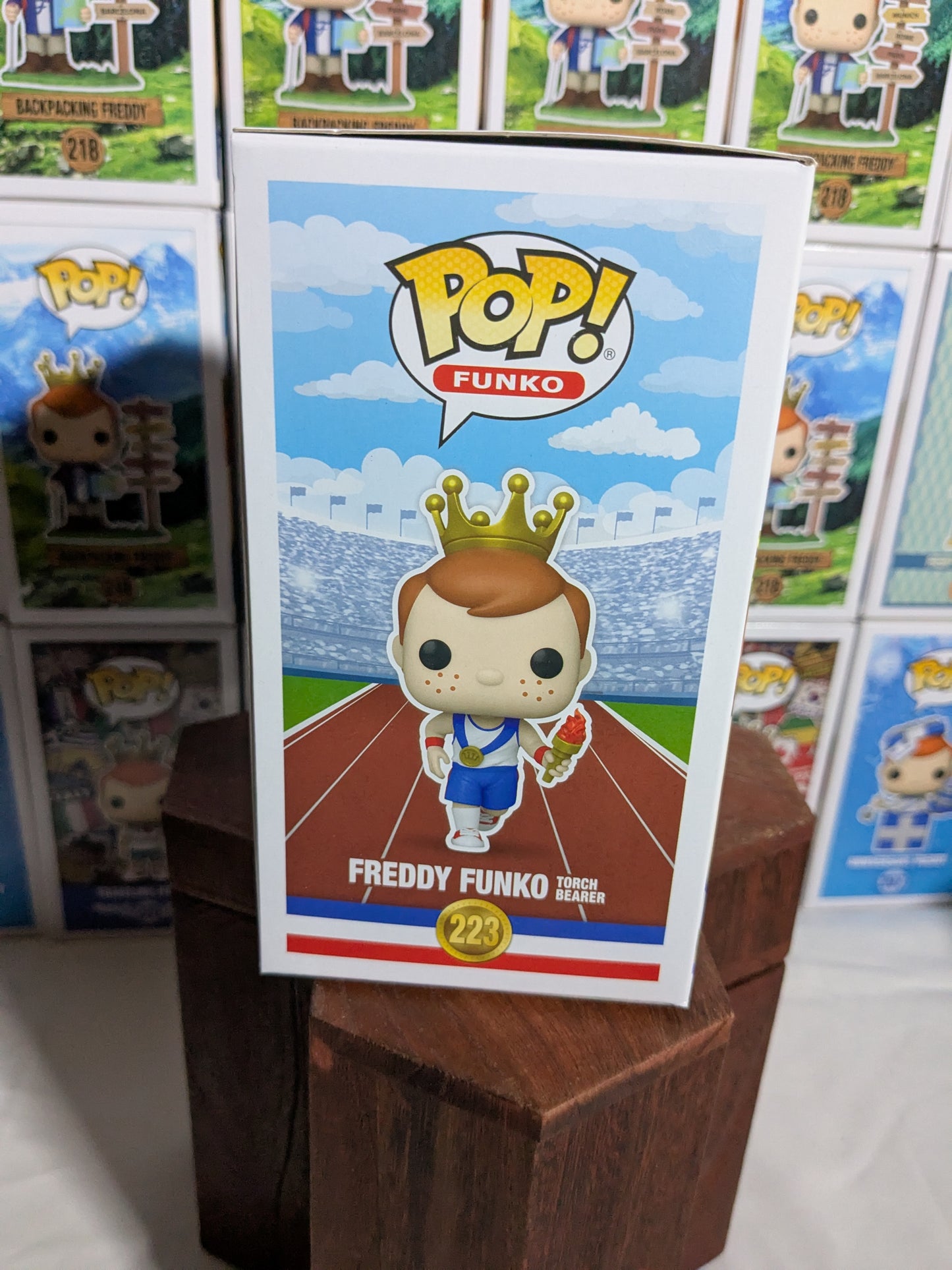 Funko pop 223 : Freddy Funko Torch Bearer