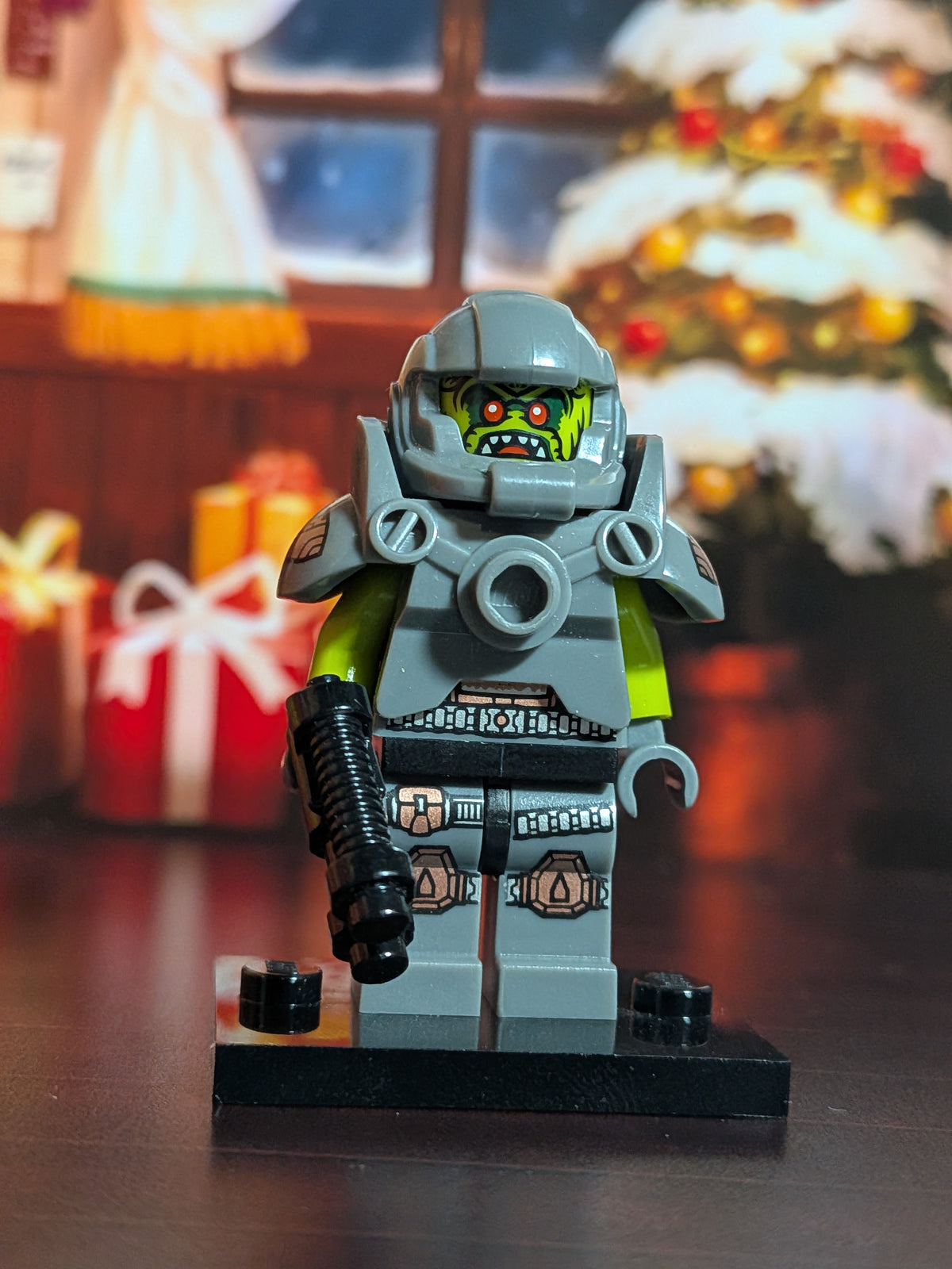 LEGO Minifigures - Alien Avenger