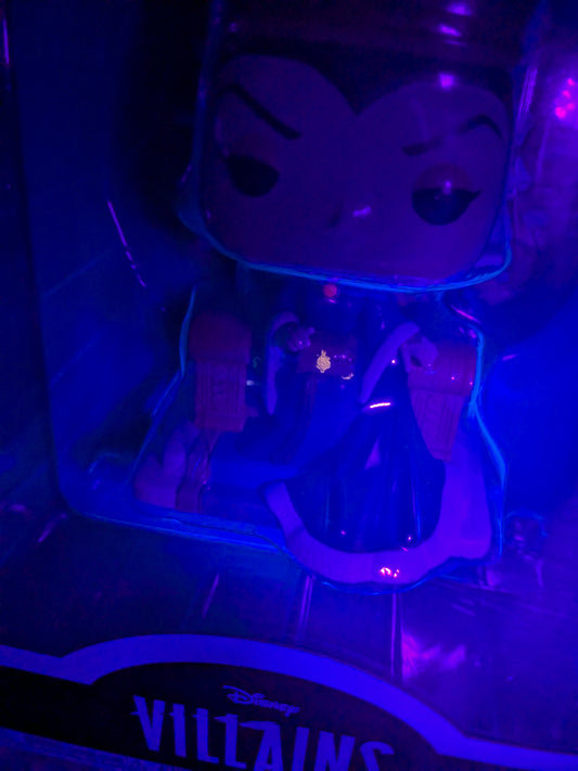 Funko pop 1088 : Evil Queen on Throne