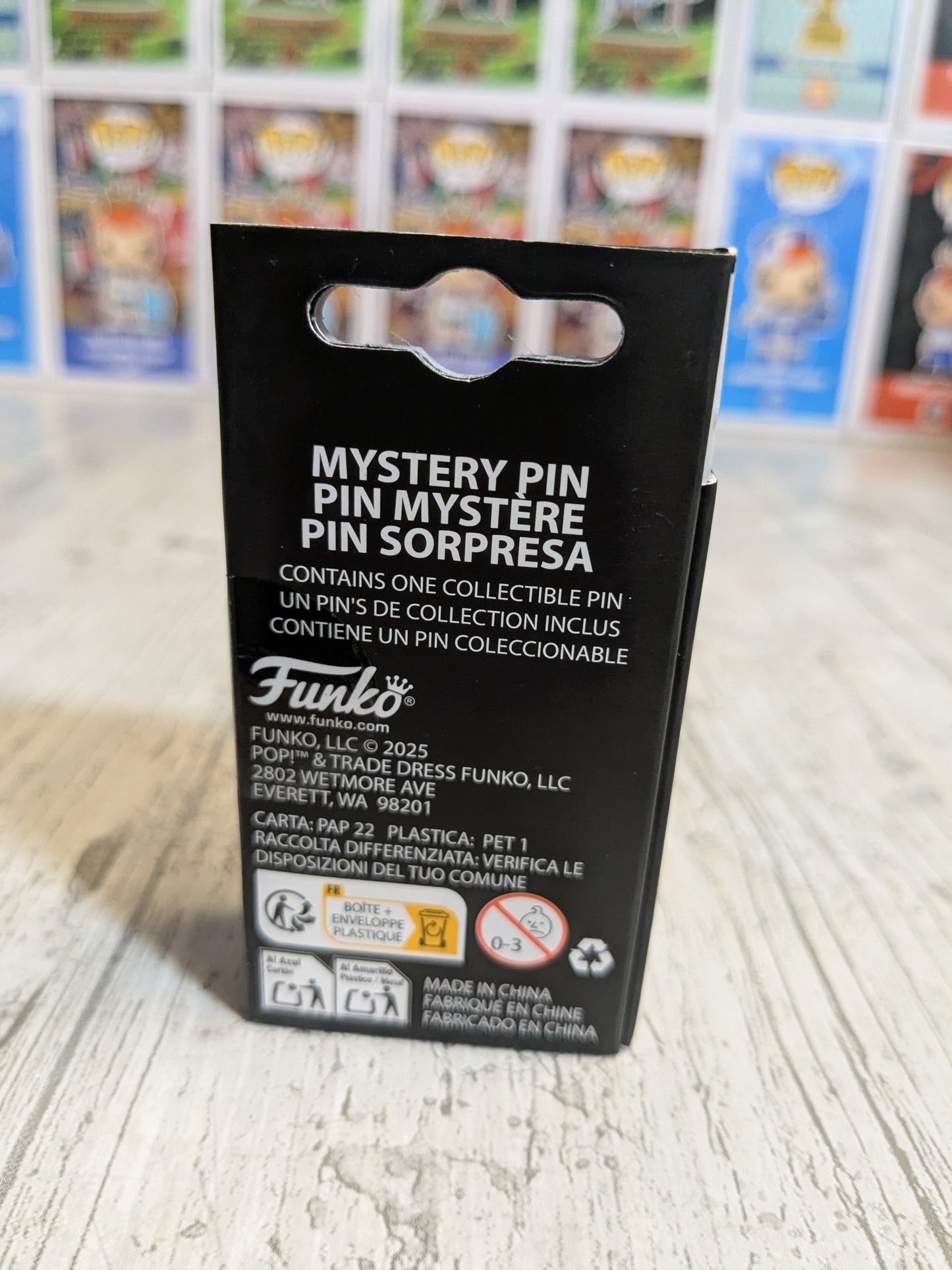 Funko Europe 5th Anniversary Mystery Pin - Traveling Freddy