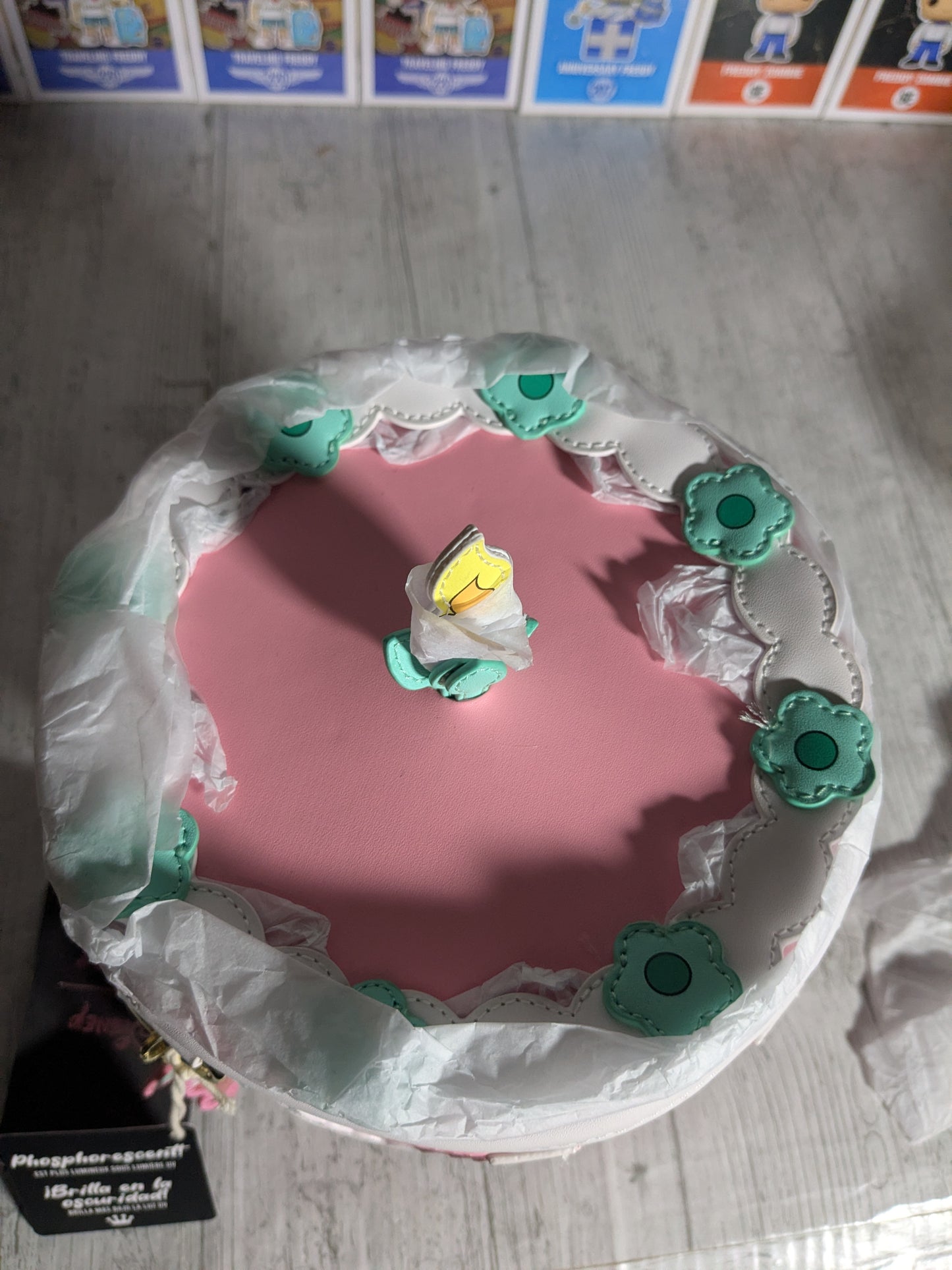 Loungefly : Alice in Wonderland Unbirthday Cake Crossbody Bag (Glow) 🎂