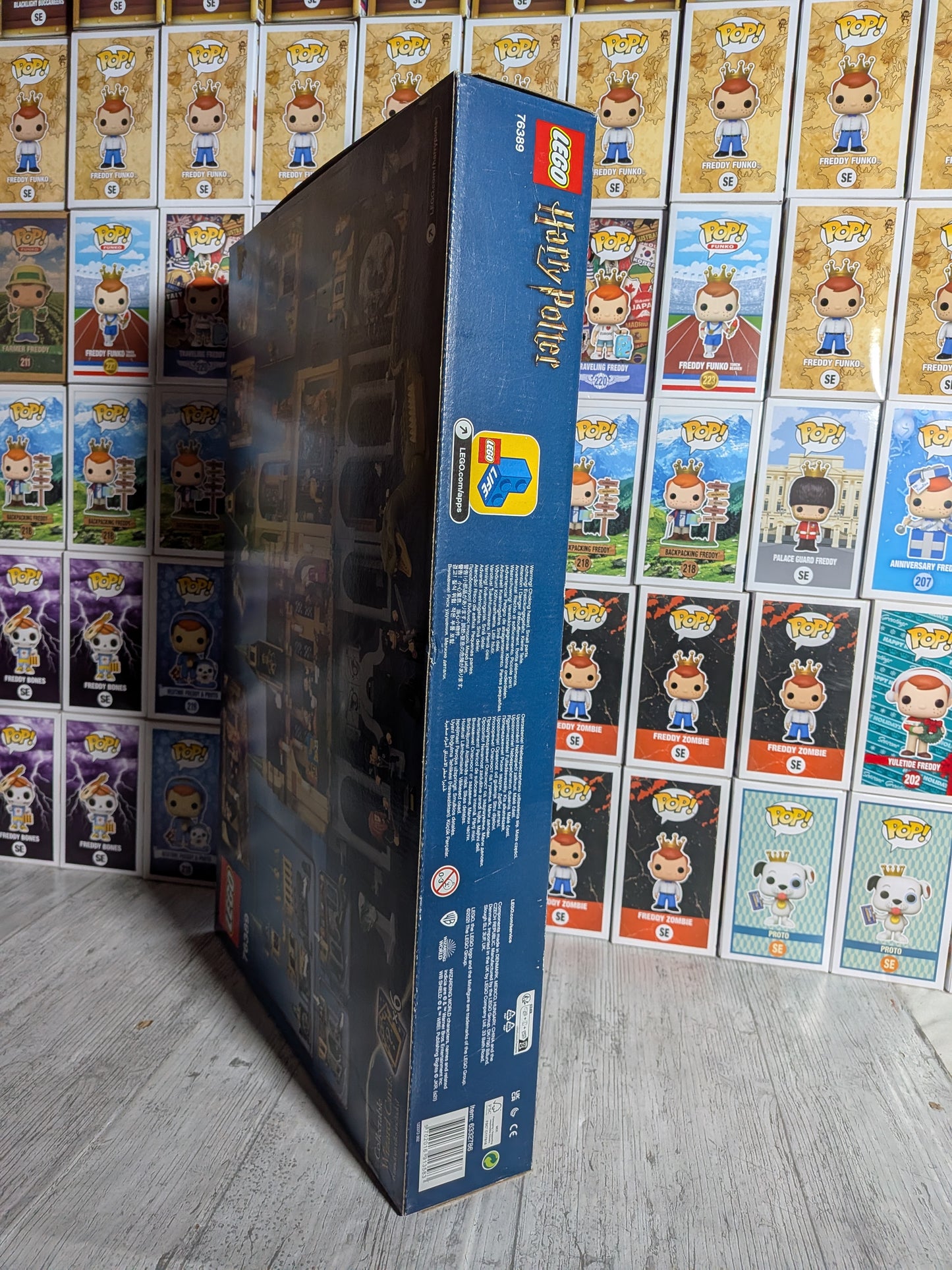 LEGO Harry Potter #76389 - Hogwarts Chamber of Secrets (Damaged Box)
