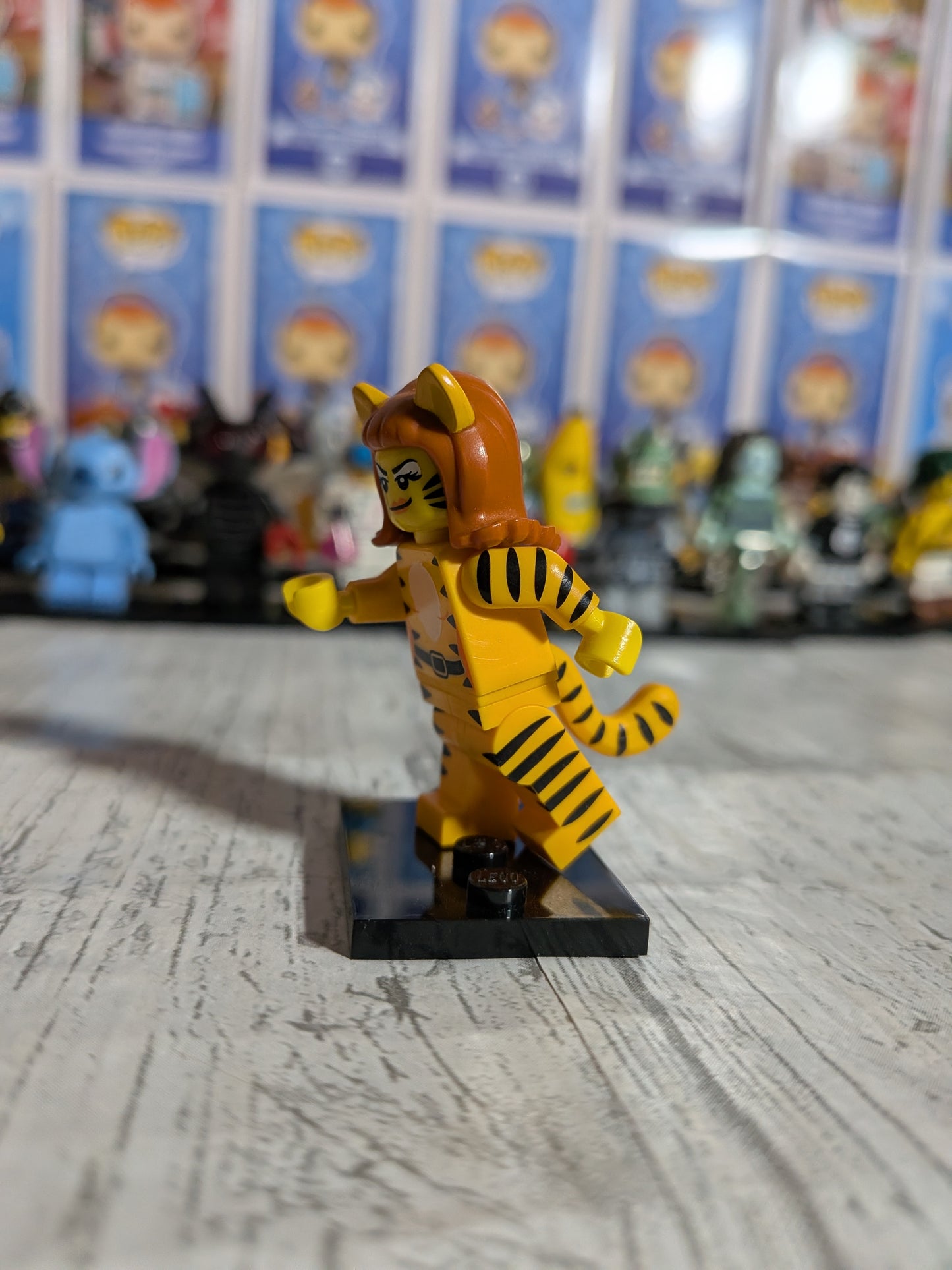 LEGO Minifigures - Tiger Woman