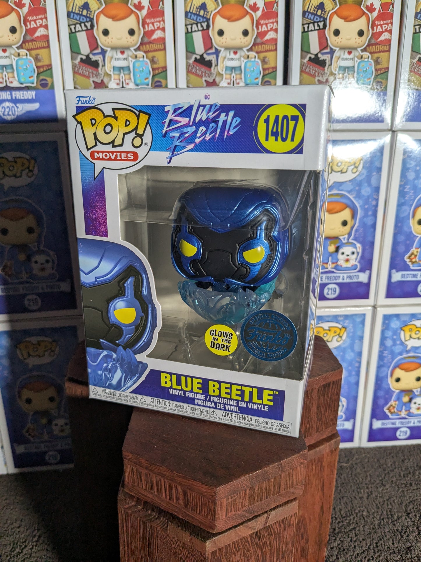Funko pop 1407 : Blue Beetle (Glow)