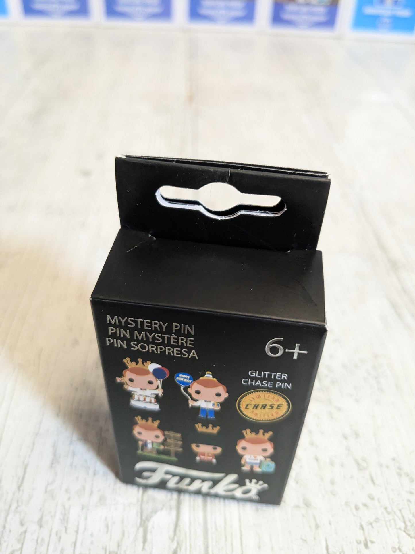 Funko Europe 5th Anniversary Mystery Pin : I Love Europe Freddy