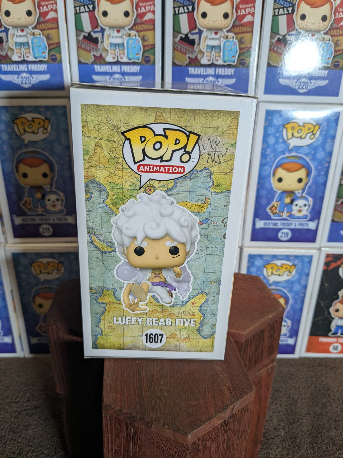 Funko pop 1607 : Luffy Gear Five (Damaged box/plastic)
