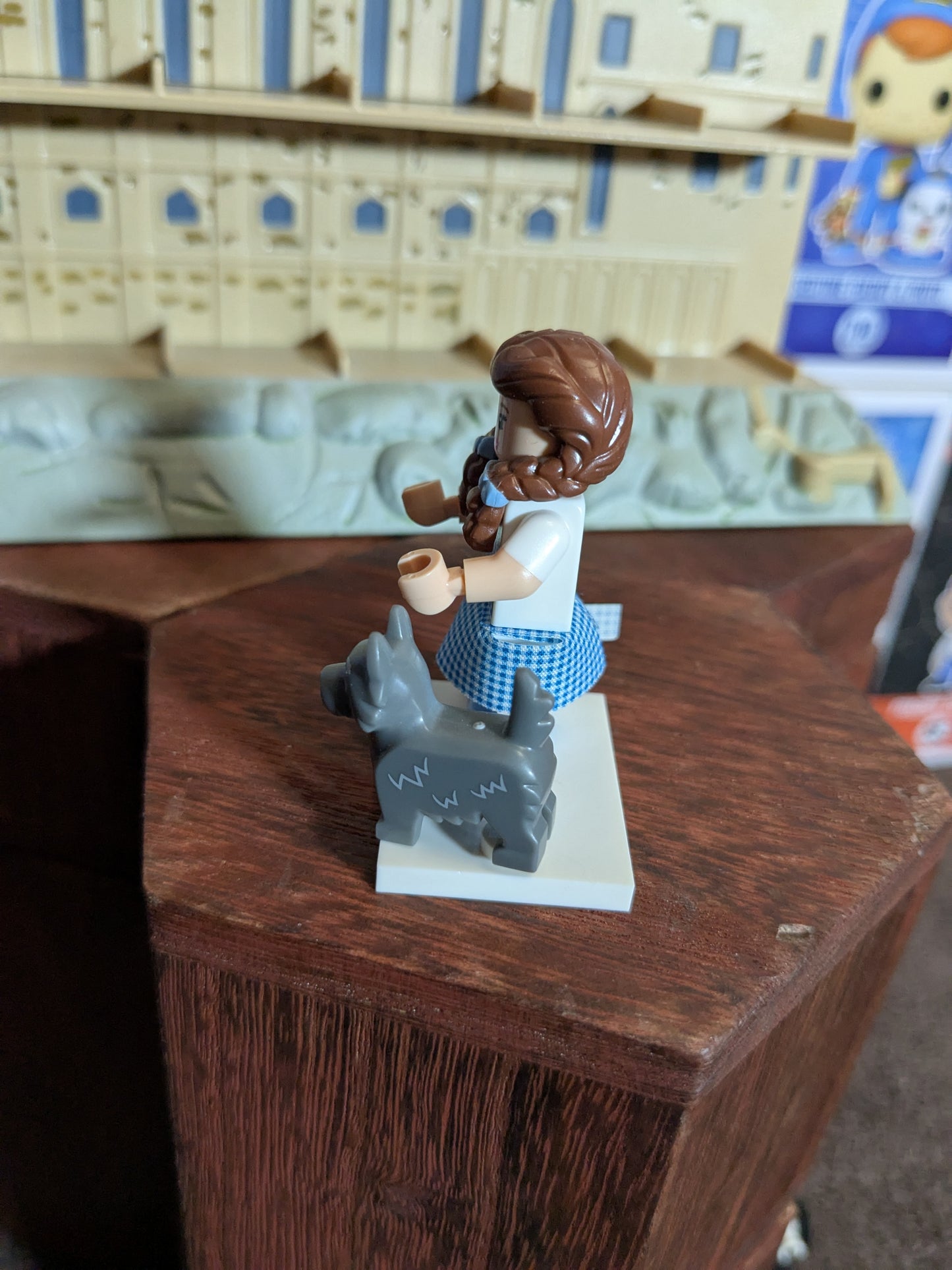Lego Minifigures : Dorothy Gale & Toto (lire description)