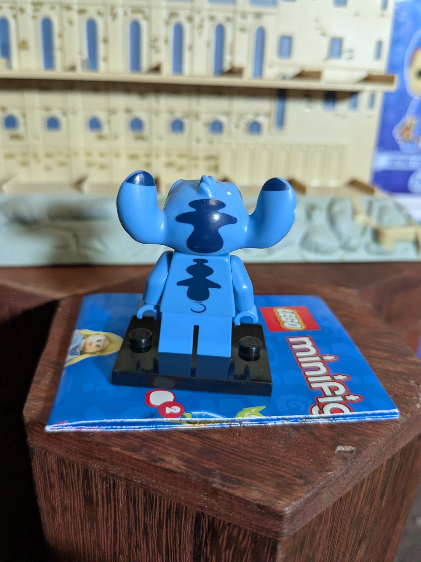 Lego Minifigures : Stitch