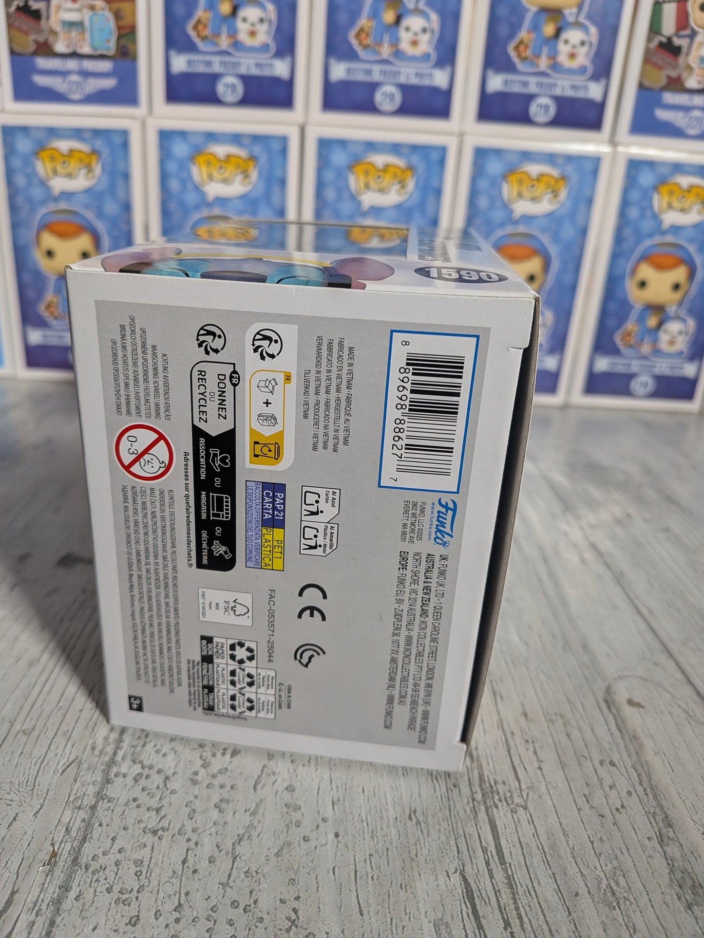 Funko pop Disney Lilo & Stitch #1590 - Stitch with Headphones (9500PCS)