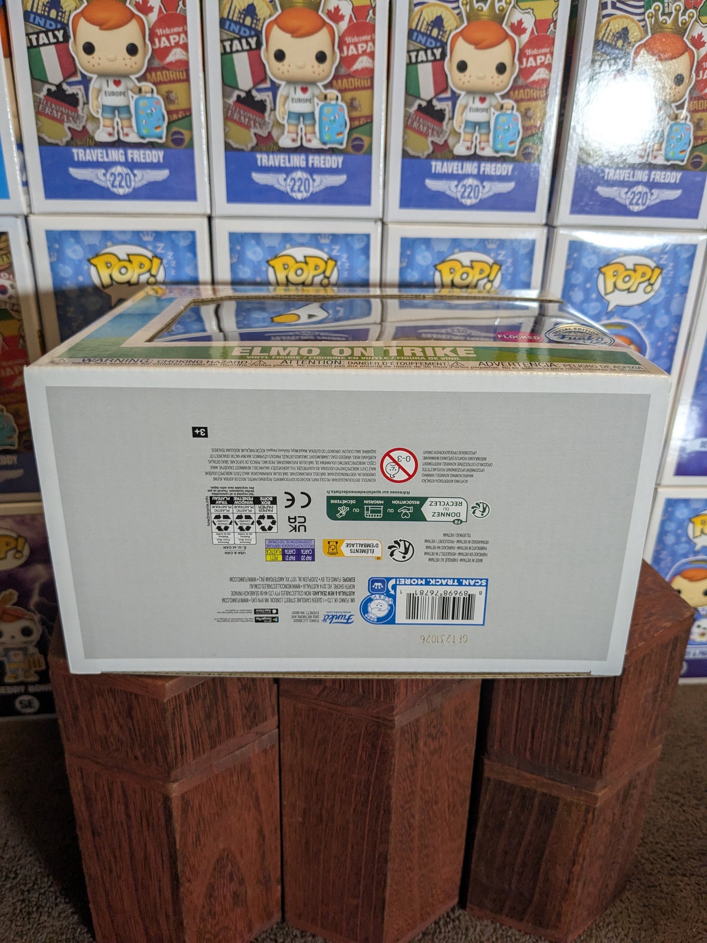 Funko pop Sesame Street #309 - Elmo on Trike (Flocked)