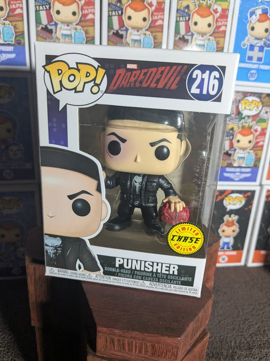 Funko pop 216 : Punisher (Chase / Damaged Plastic/box)