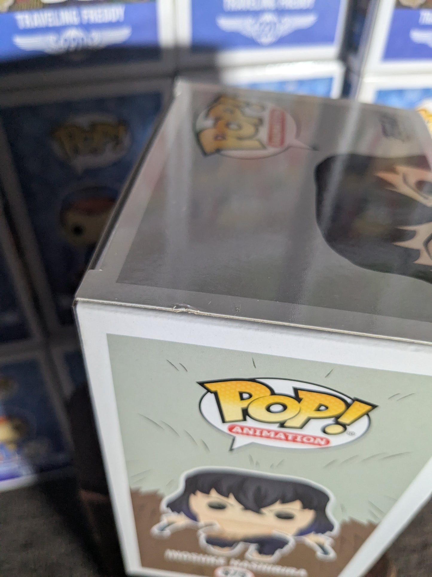 Funko pop 875: Inosuke Hashibira (Inseguimento floccato/Scatola danneggiata)