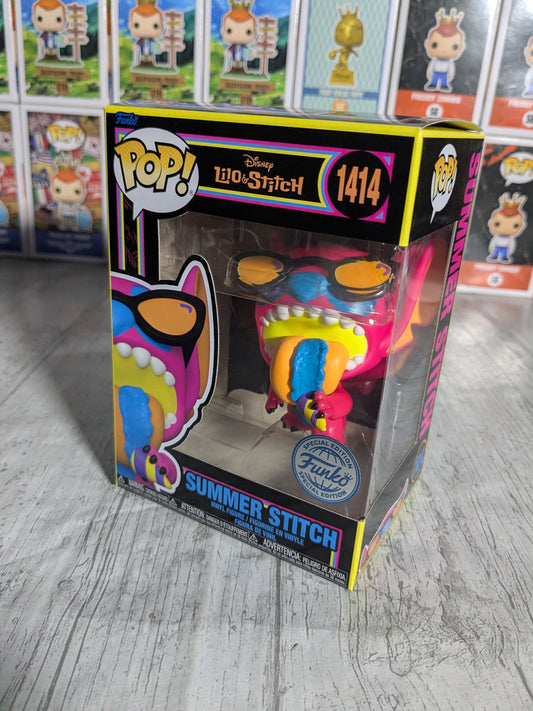 Funko pop 1414 : Summer Stitch (Blacklight)