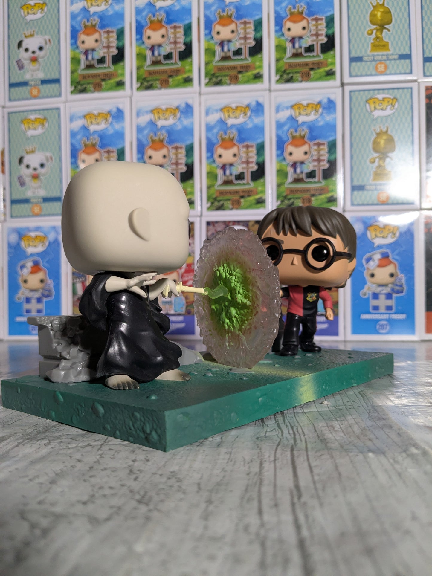 Funko pop 119 : Harry vs Voldemort (Opened/Damaged Box)