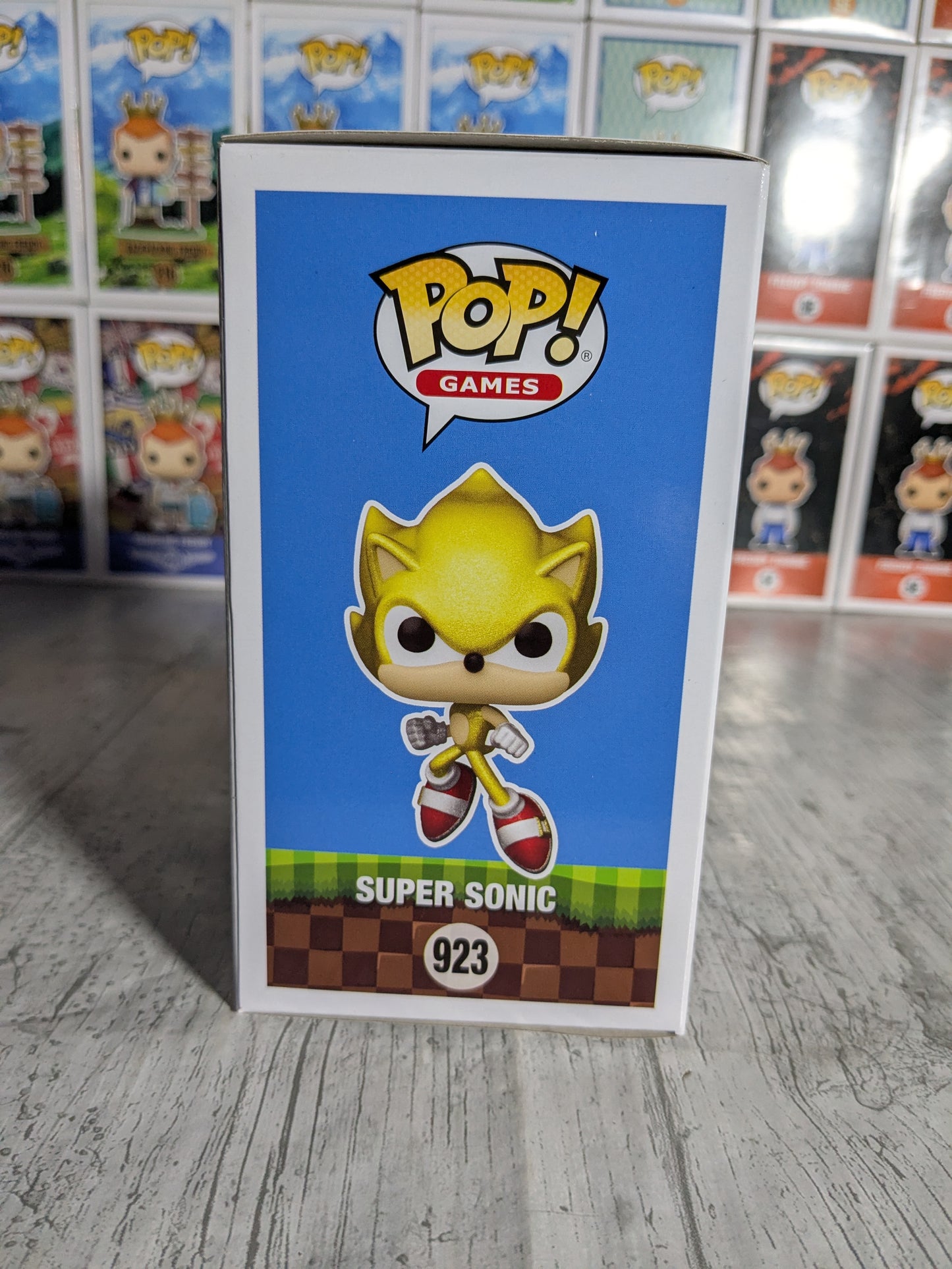 Funko pop 923 : Super Sonic (Chase/Protector)