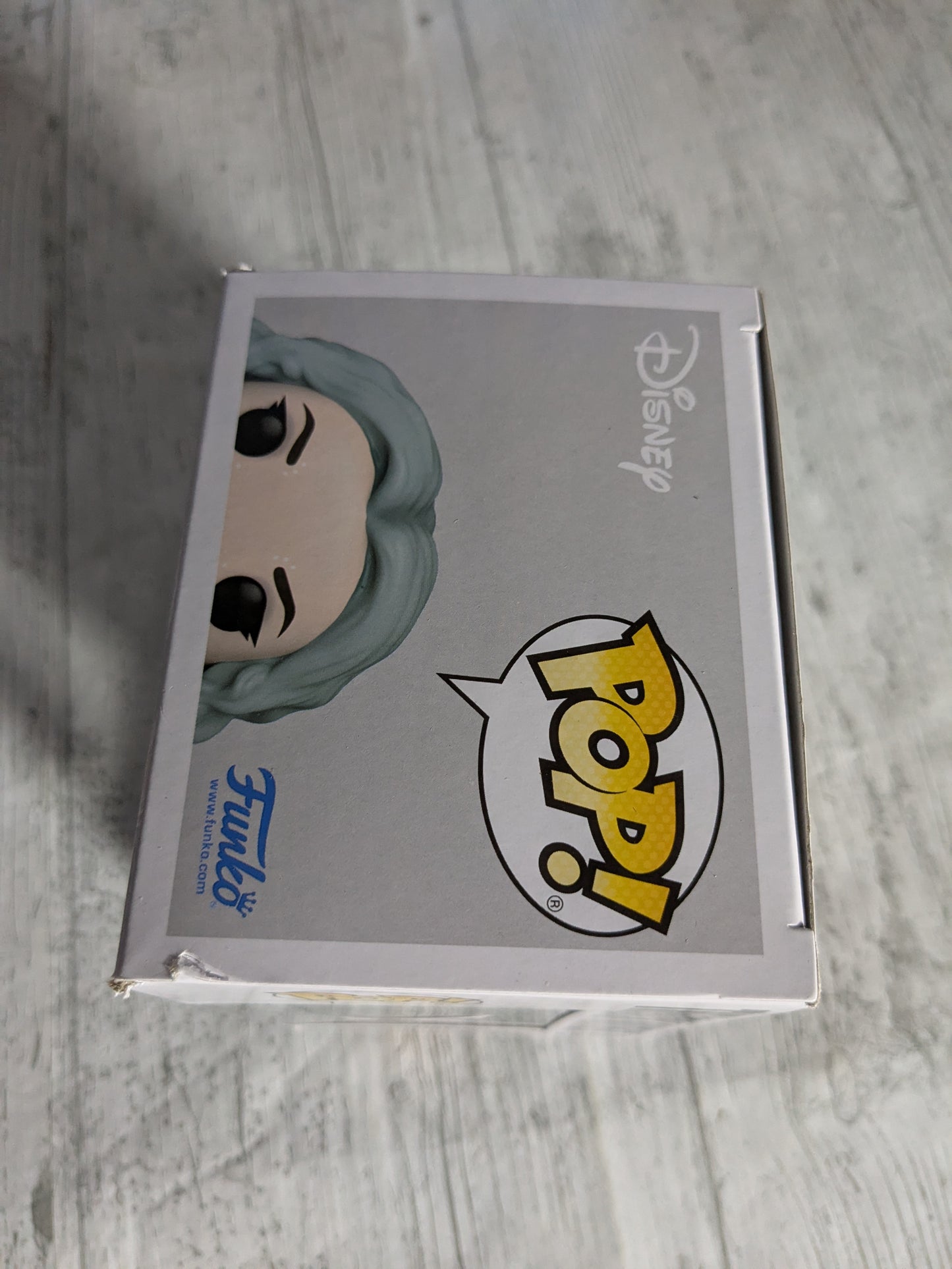 Funko pop 1375 : The Witch Mother (Damaged Box)