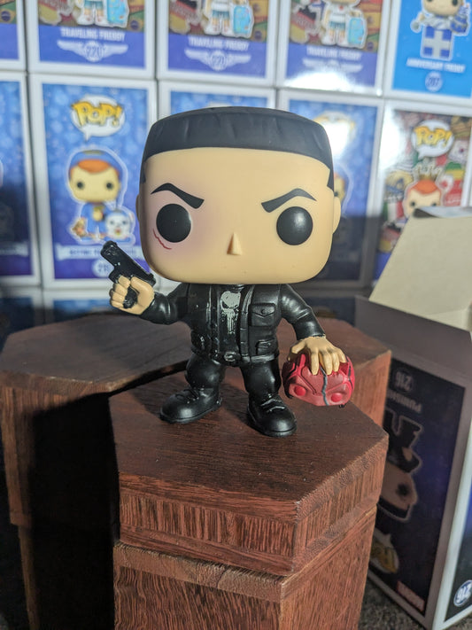 Funko pop 216 : Punisher (Chase / Damaged Plastic/box)