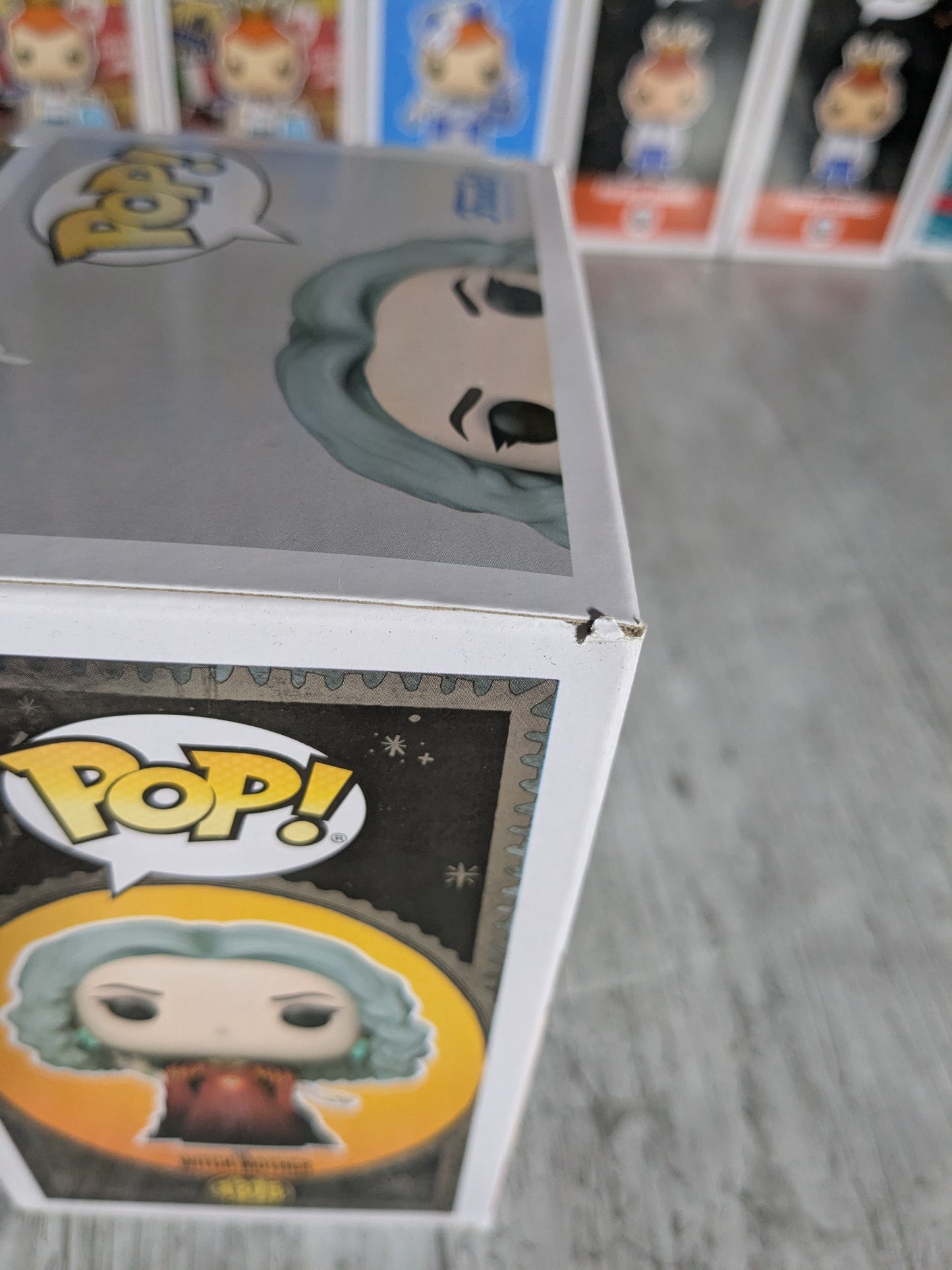 Funko pop 1375 : The Witch Mother (Damaged Box)