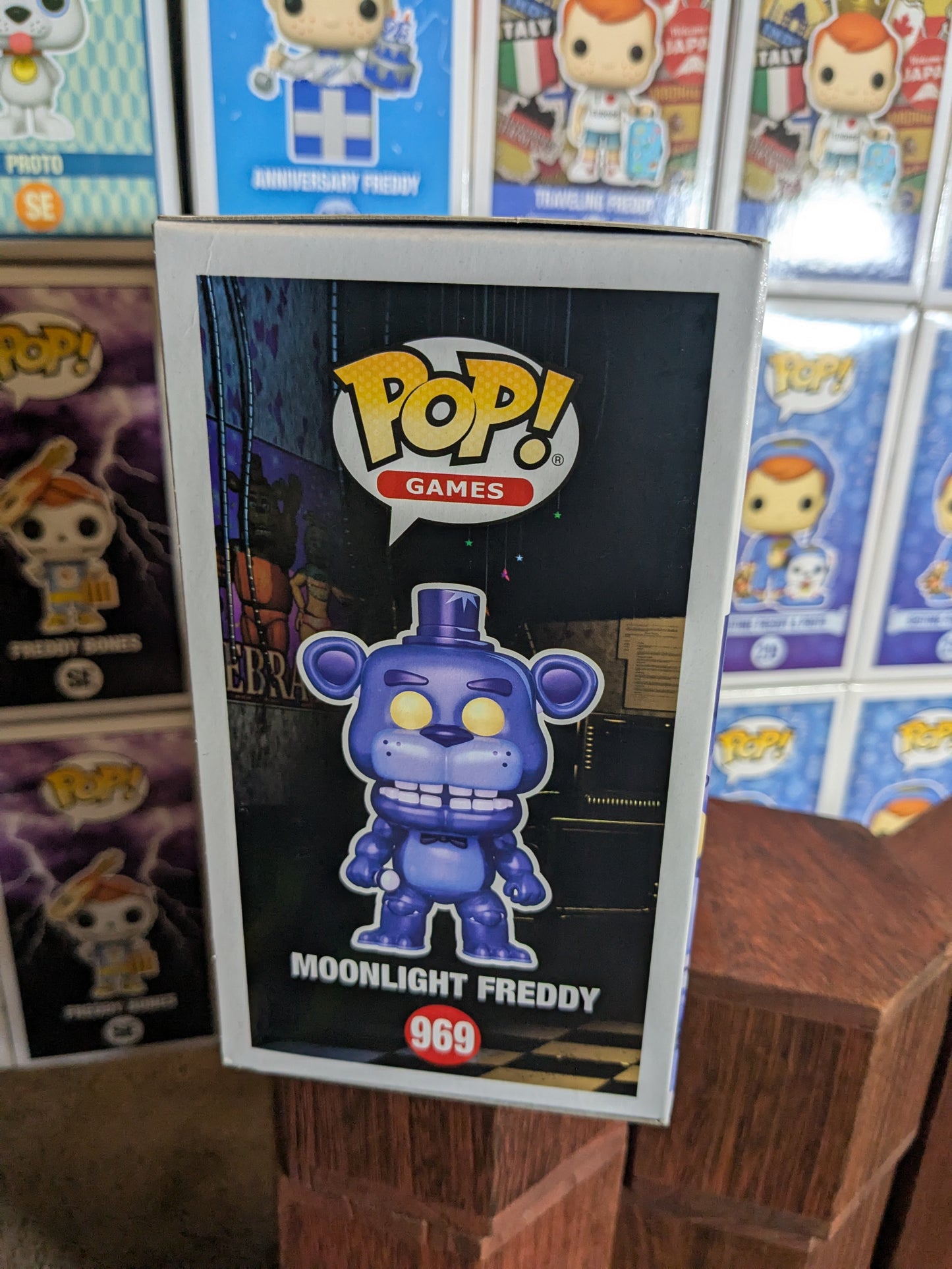 Funko Pop 969: Moonlight Freddy