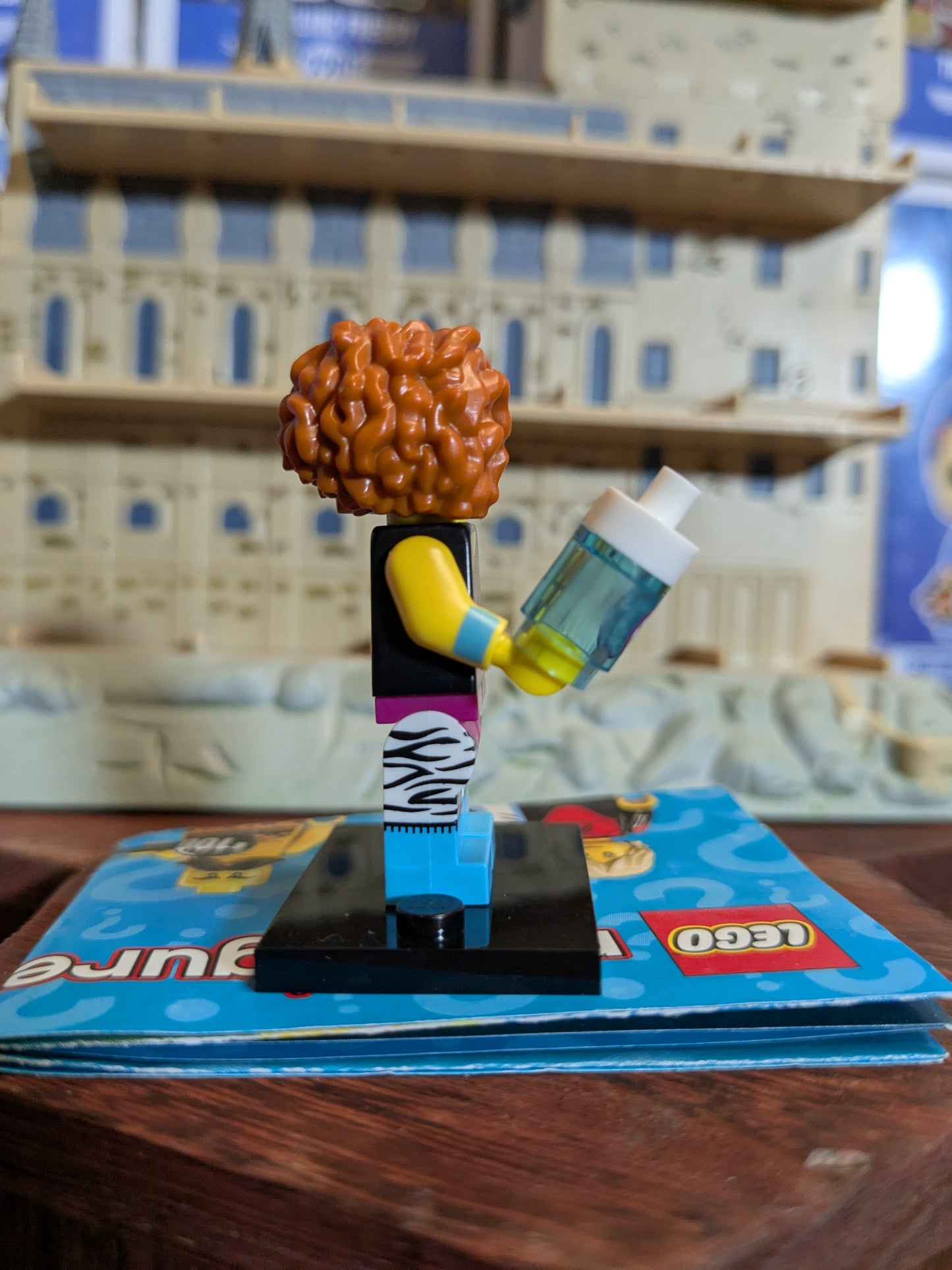 Lego Minifigures : Dance Instructor