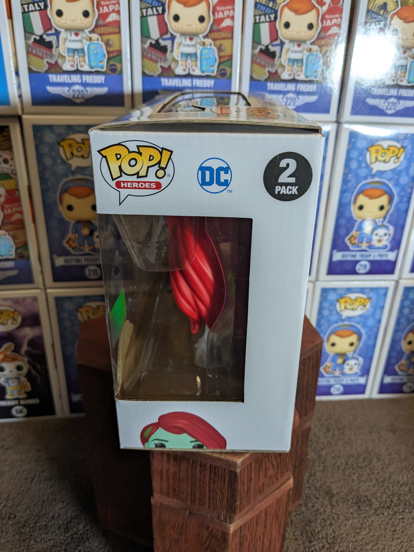 Funko pop : Harley Quinn & Poison Ivy (EEE) - CapyToys