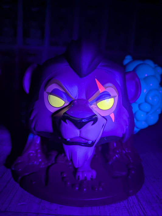 Funko pop Disney The Lion King #544 - Scar with Flames (Chase / Destroyed Box/ Plastic)