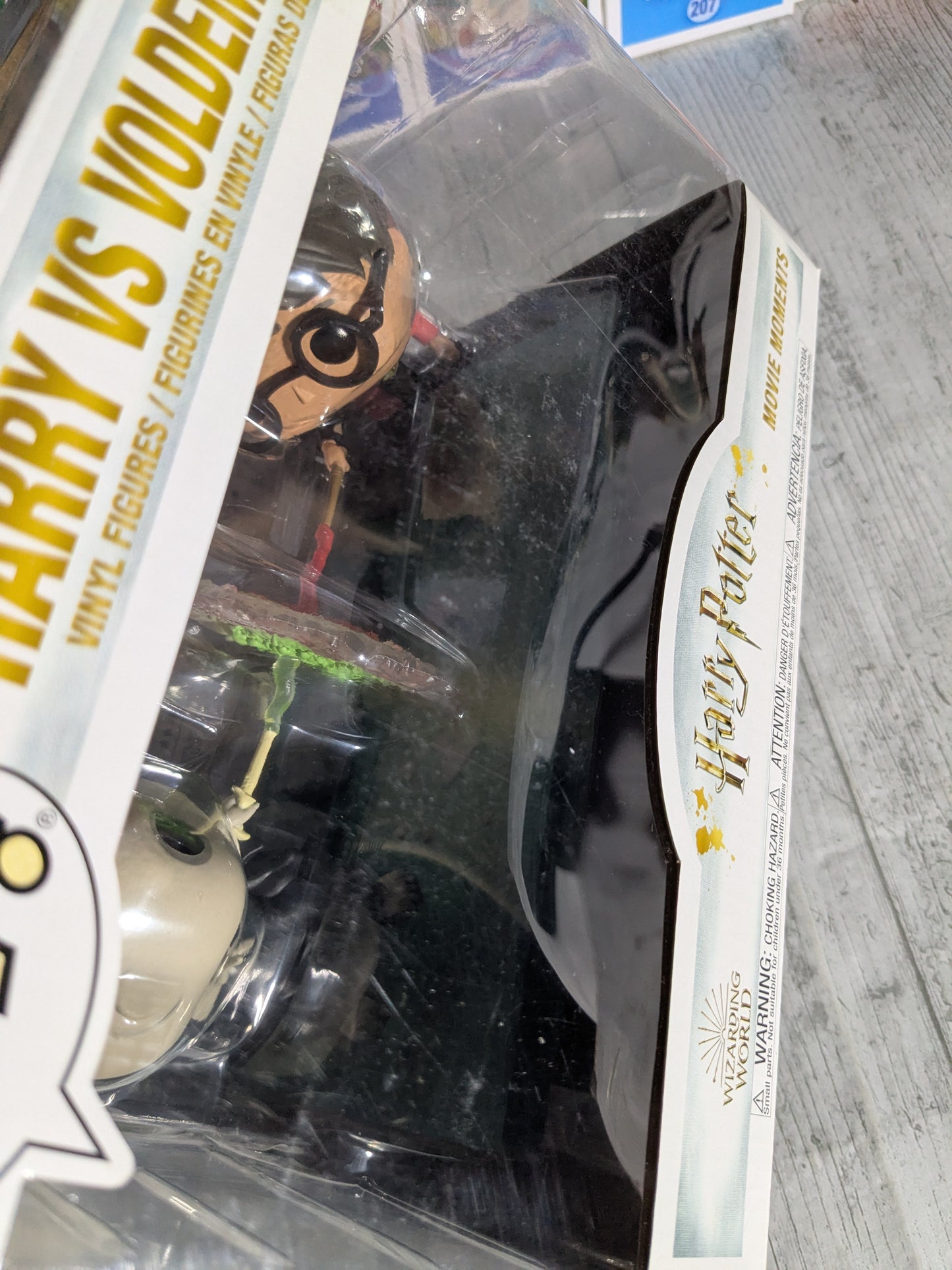 Funko pop 119 : Harry vs Voldemort (Opened/Damaged Box)