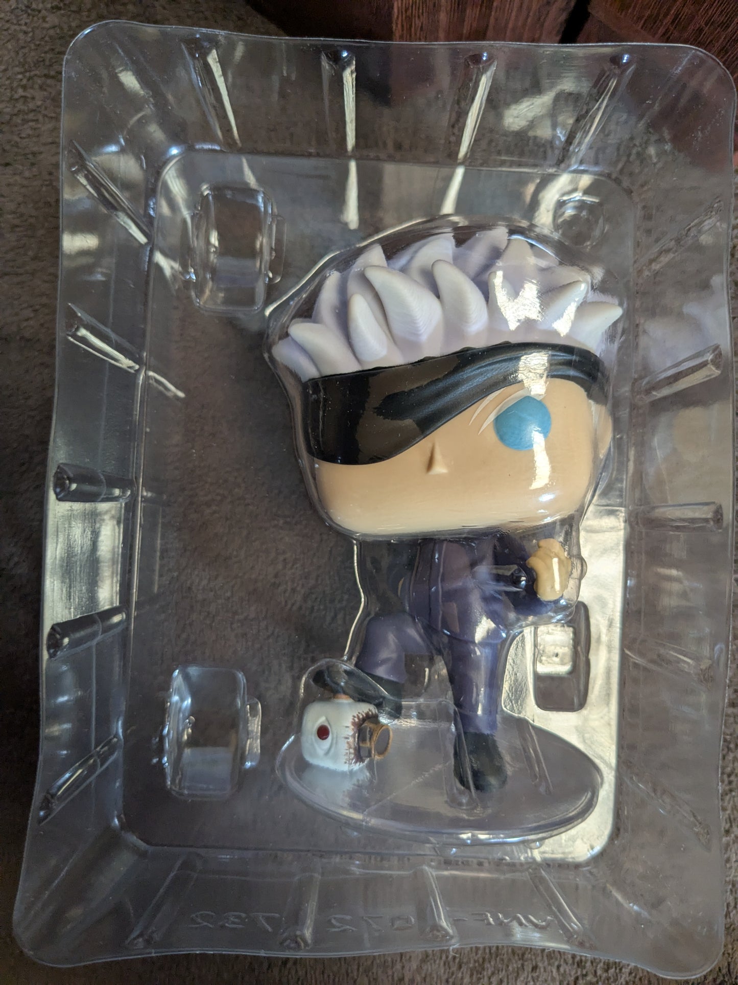 Funko pop 1608 : Satoru Gojo with Jogo's Head (SC2024)(Damaged Box/ Opened)