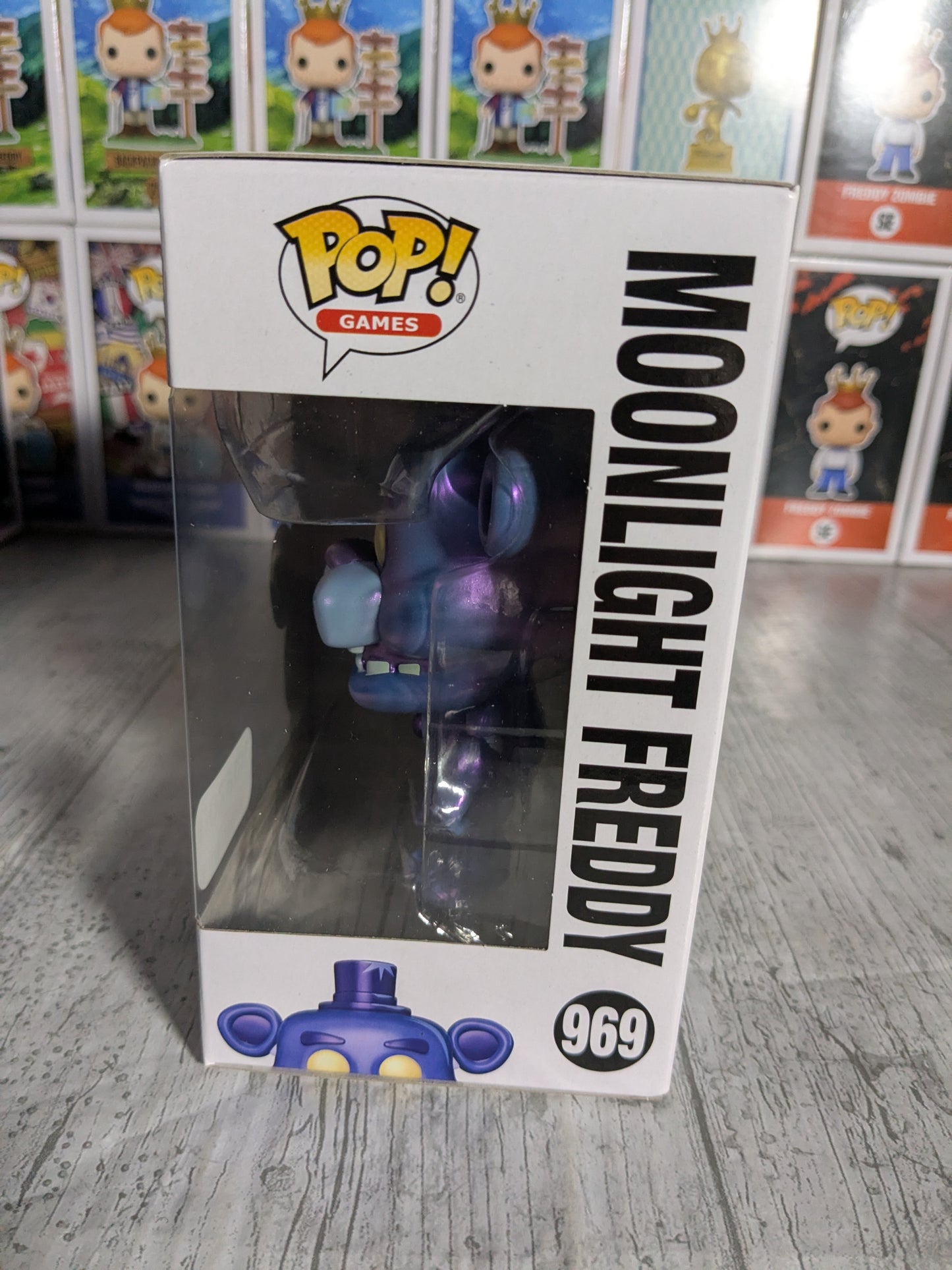 Funko pop 969 : Moonlight Freddy (AE)