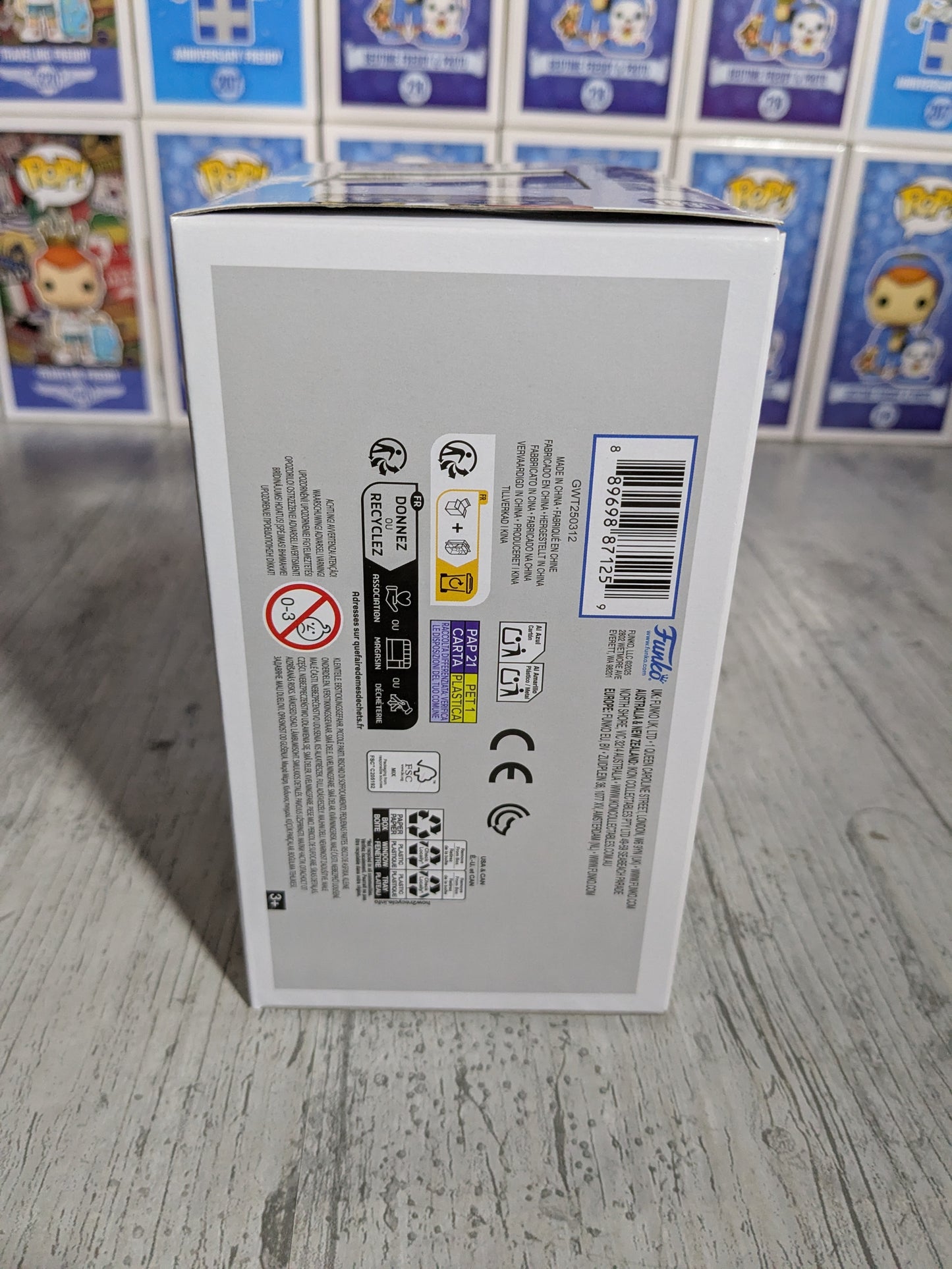 Funko pop Frieren Beyond Journey's End #1990 - Frieren in a Mimic