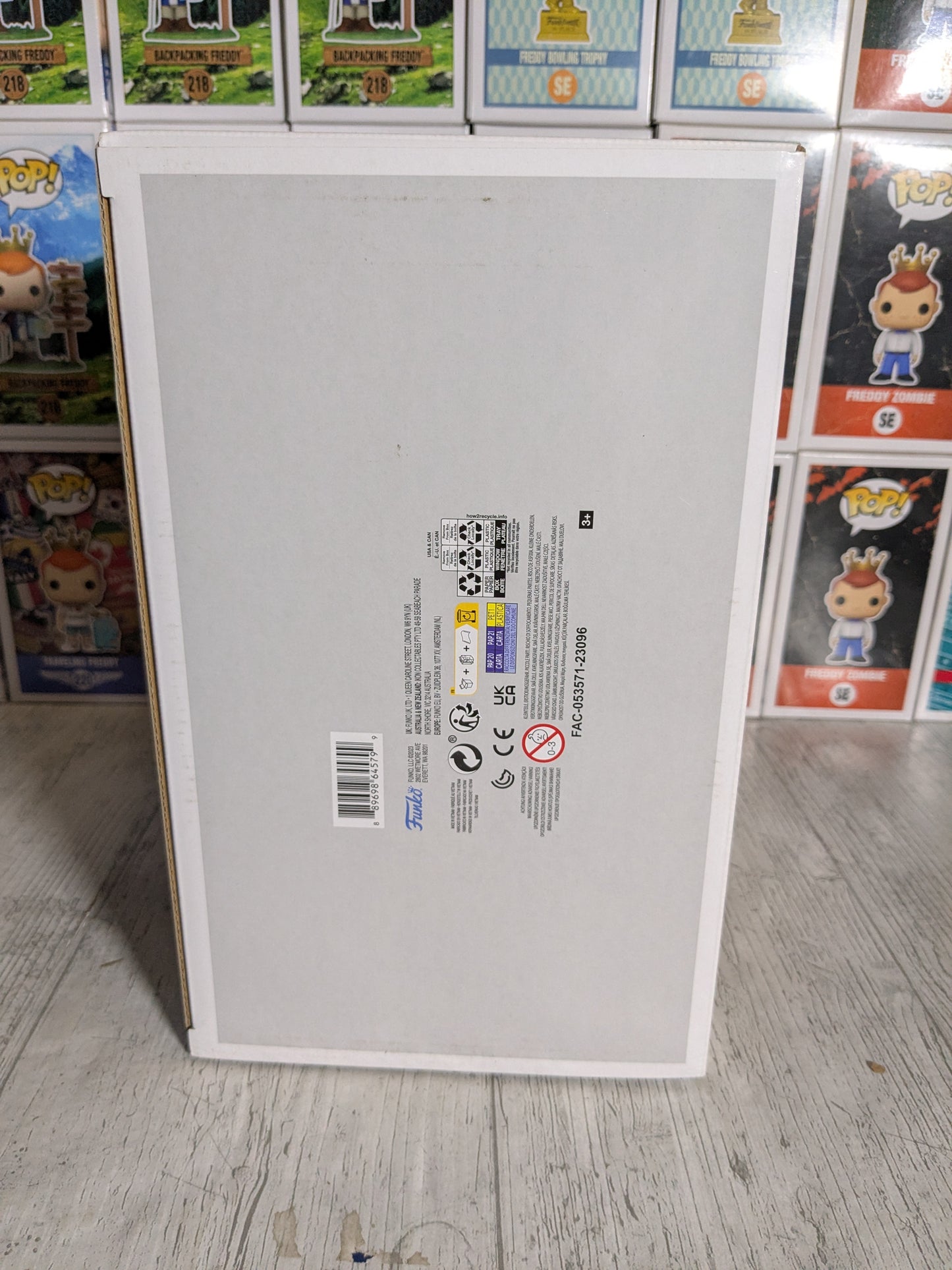 Funko pop 1368 : Indiana Jones Boulder Escape (Damaged Box)