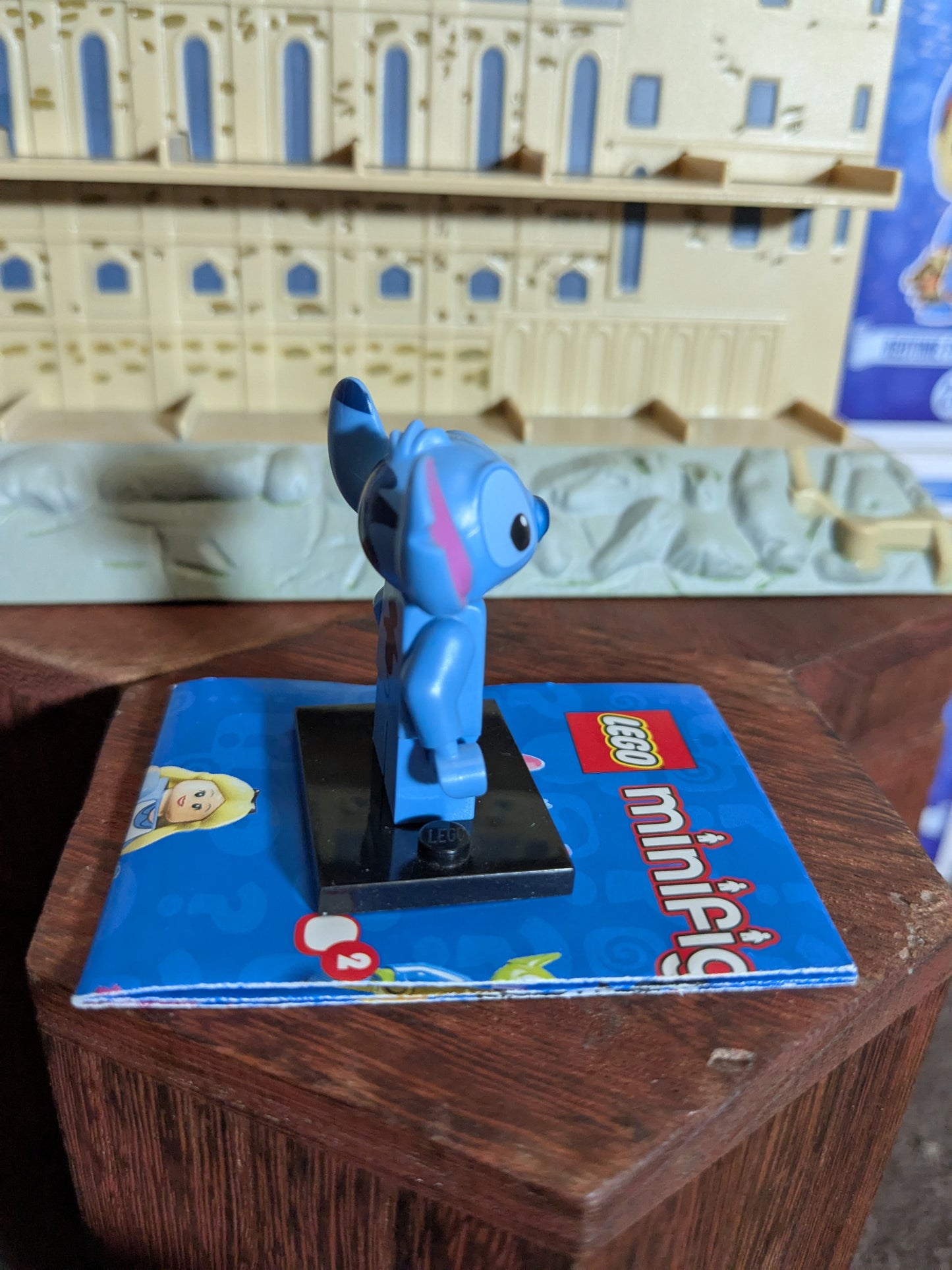 Lego Minifigures : Stitch