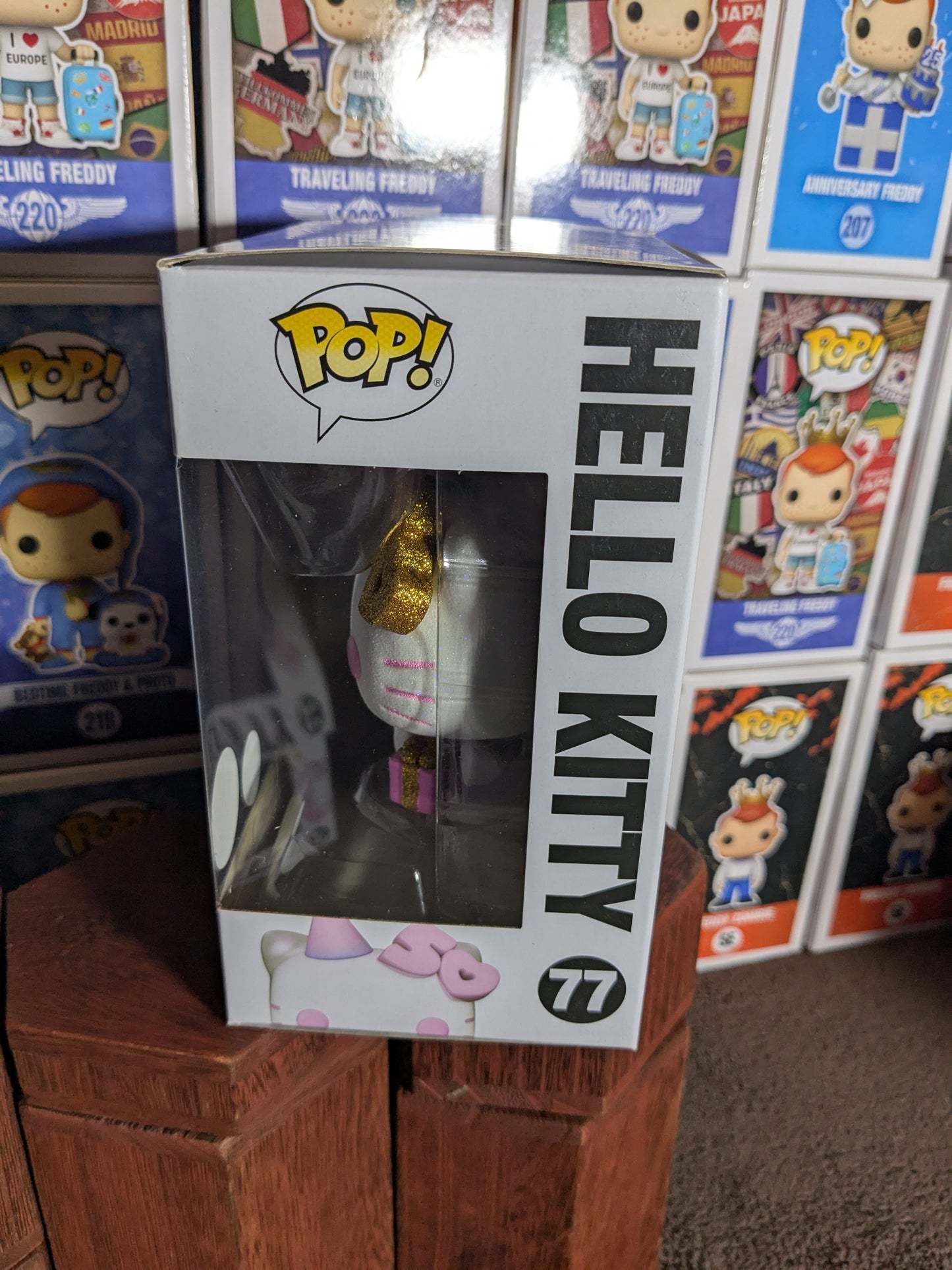 Funko pop 77: Hello Kitty (Glitter)