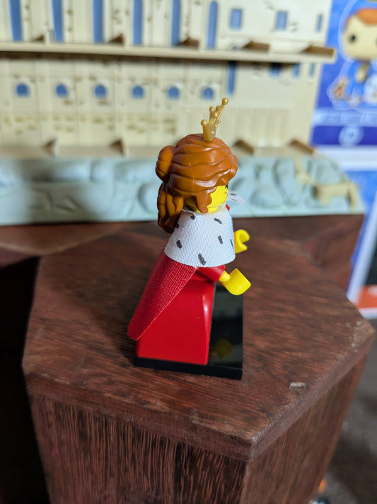 Lego Minifigures : Queen