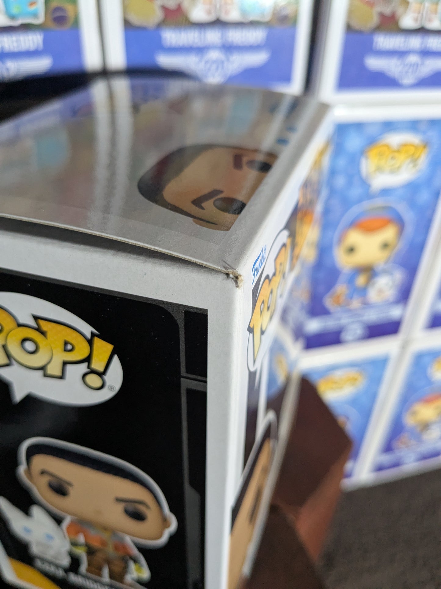 Funko pop 756 : Ezra Bridger with Loth-Cat (AE) - CapyToys