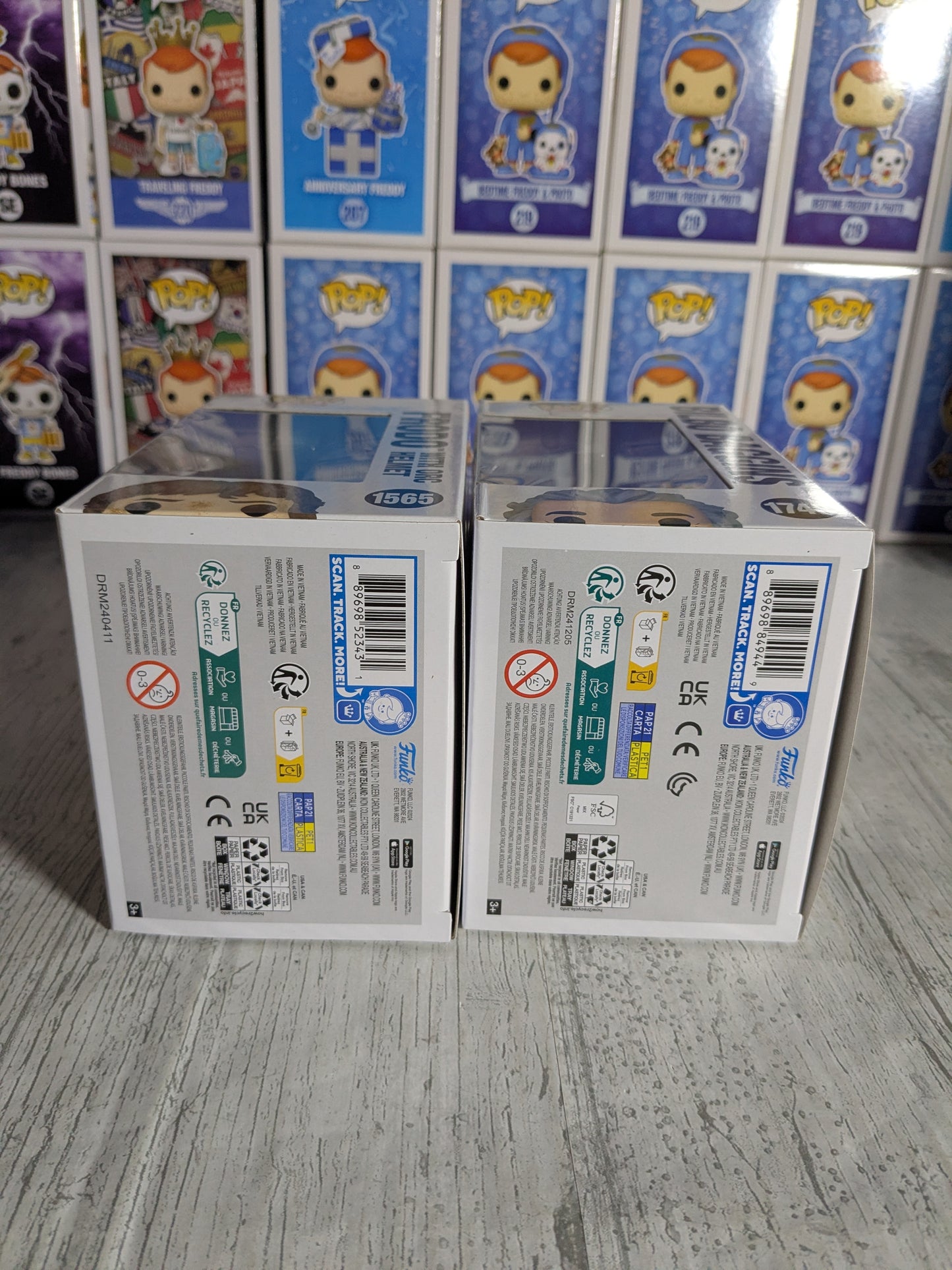 Funko pop The Lord of the Rings - Frodo with Orc Helmet & Bilbo Baggins