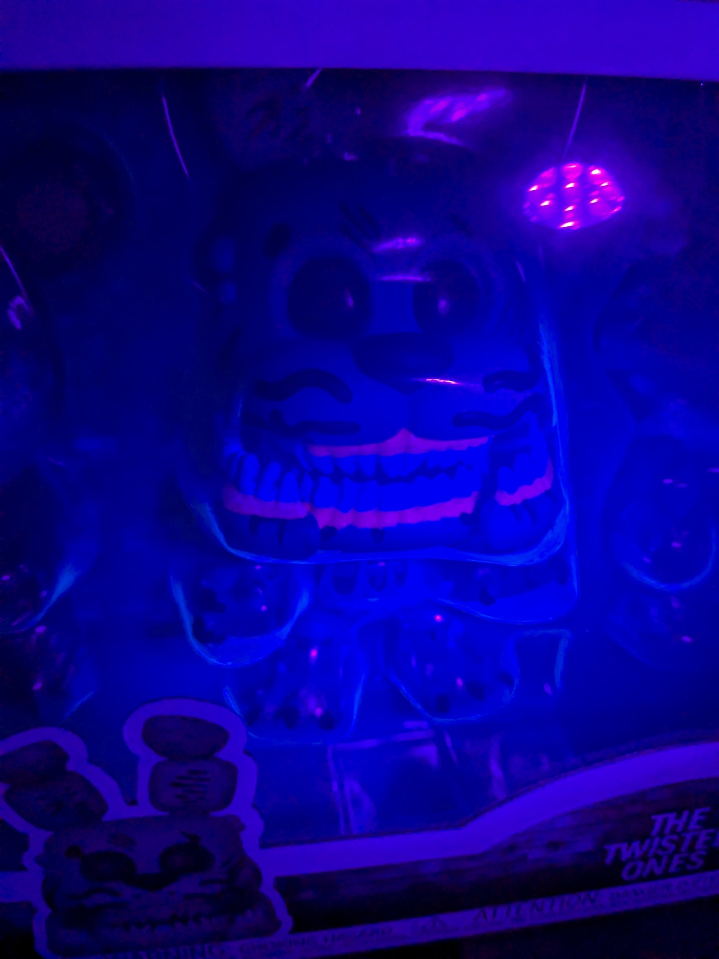 Funko pop : Twisted Freddy / Twisted Bonnie / Twisted Wolf / Twisted Chica (glow)