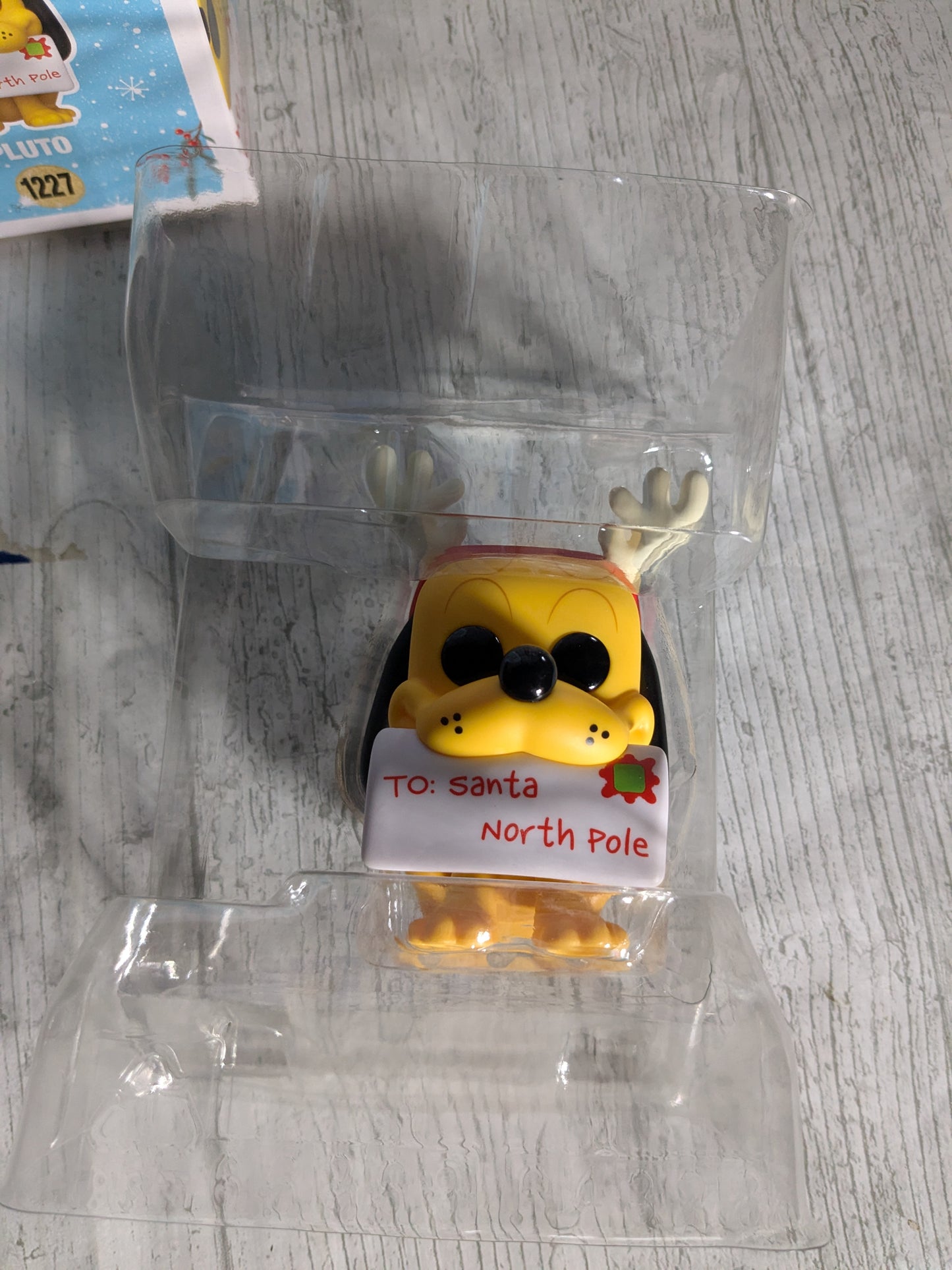 Funko pop 1227 : Pluto (Damaged Plastic)