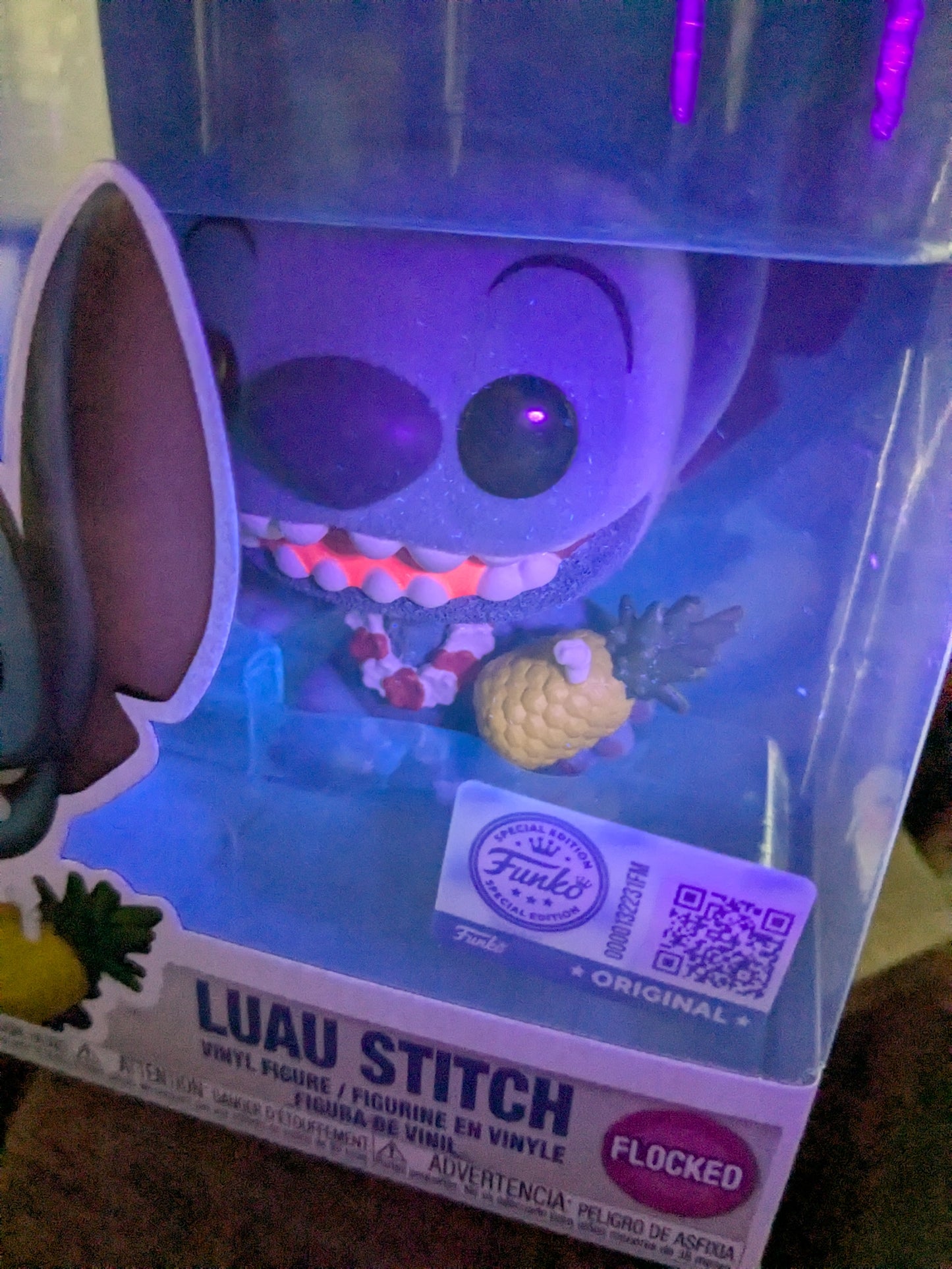 Funko pop 1567 : Luau Stitch (Flocked)