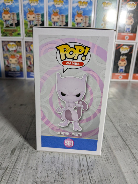 Funko pop 581 : Mewtwo (Flocked)