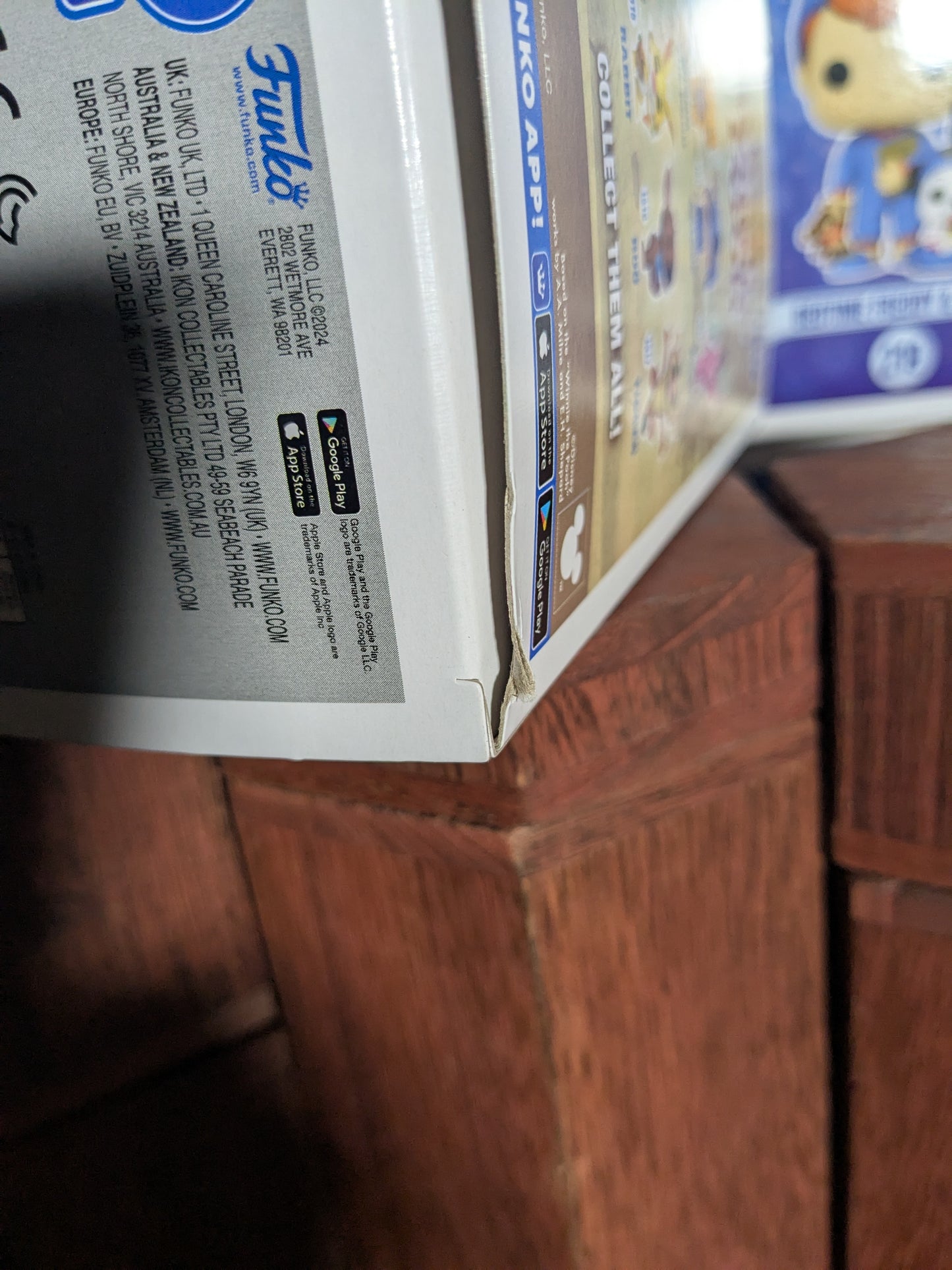 Funko pop 1512 : Winnie the Pooh (Flocked / Damaged Box)