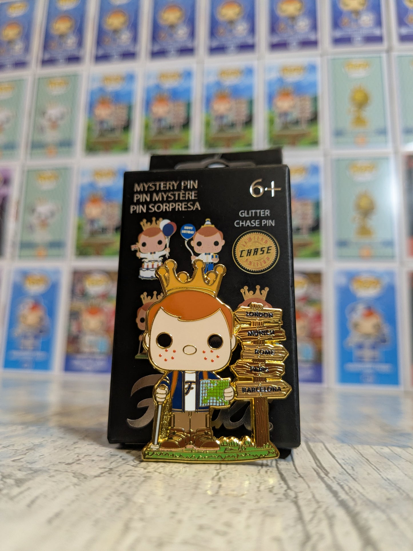 Funko Europe 5th Anniversary Mystery Pin - Traveling Freddy