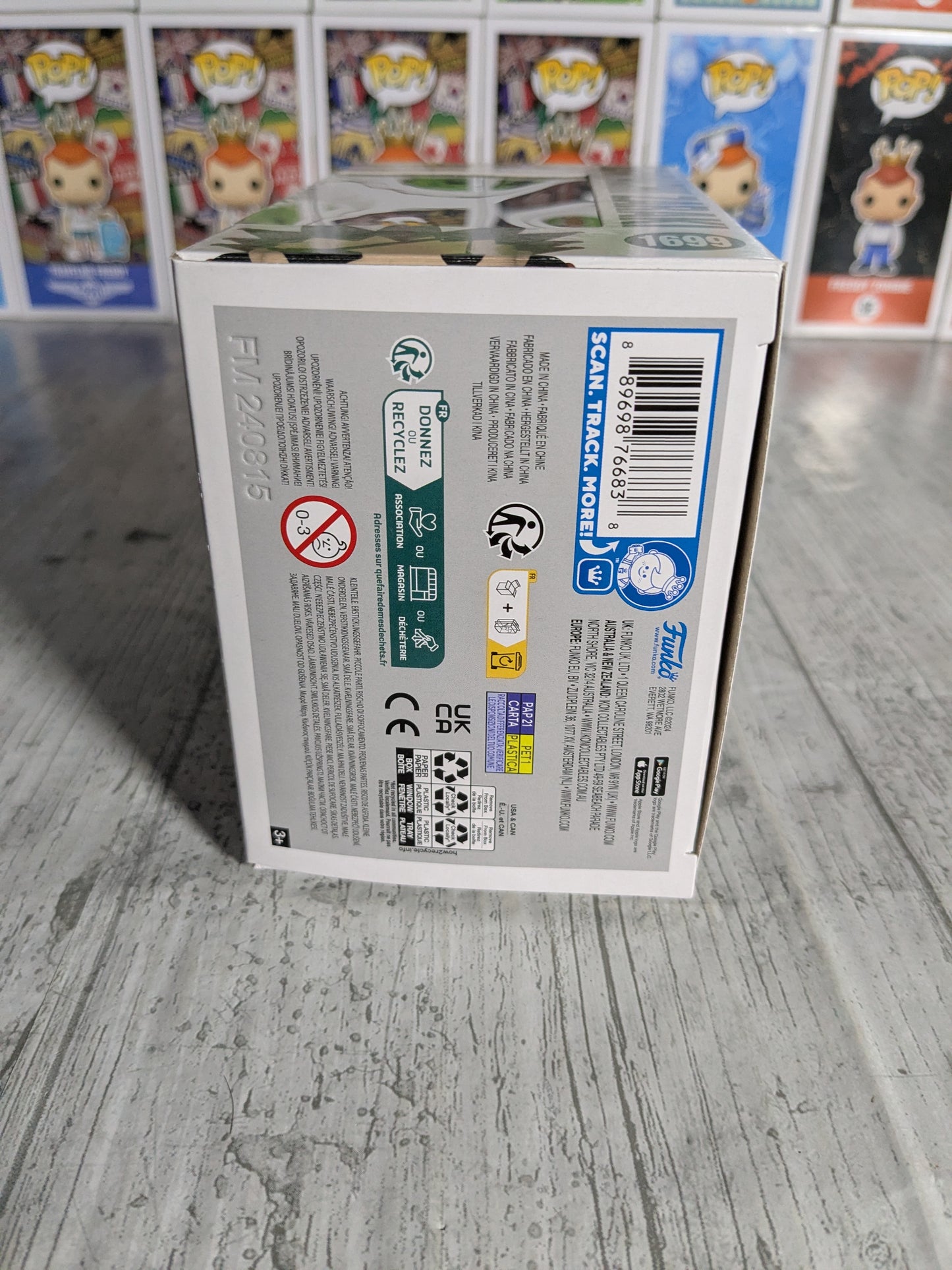 Funko pop Bleach #1699 - Kenpachi Zaraki (Damaged Box / Opened)