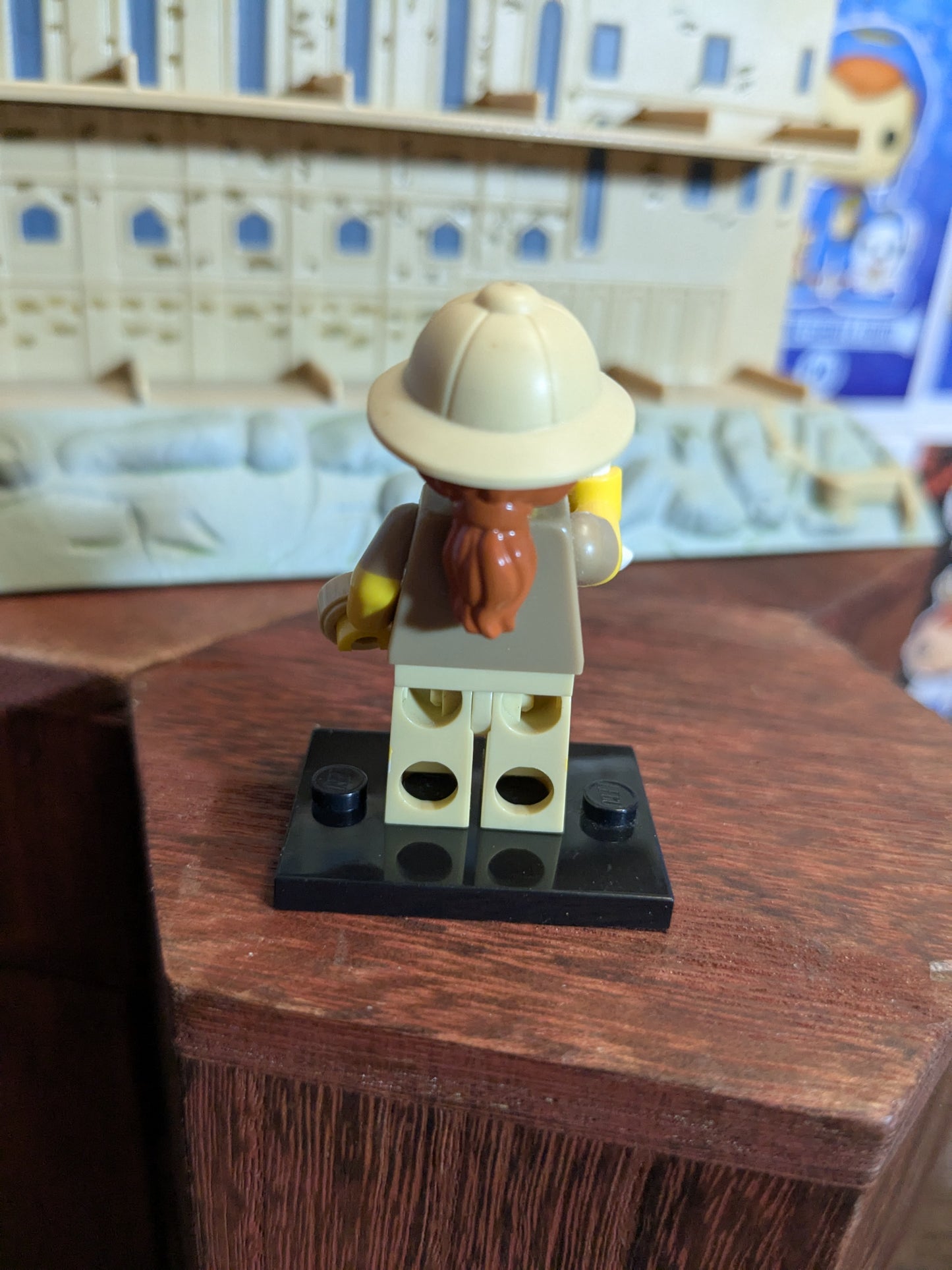 Lego Minifigures : Dinosaur Tracker