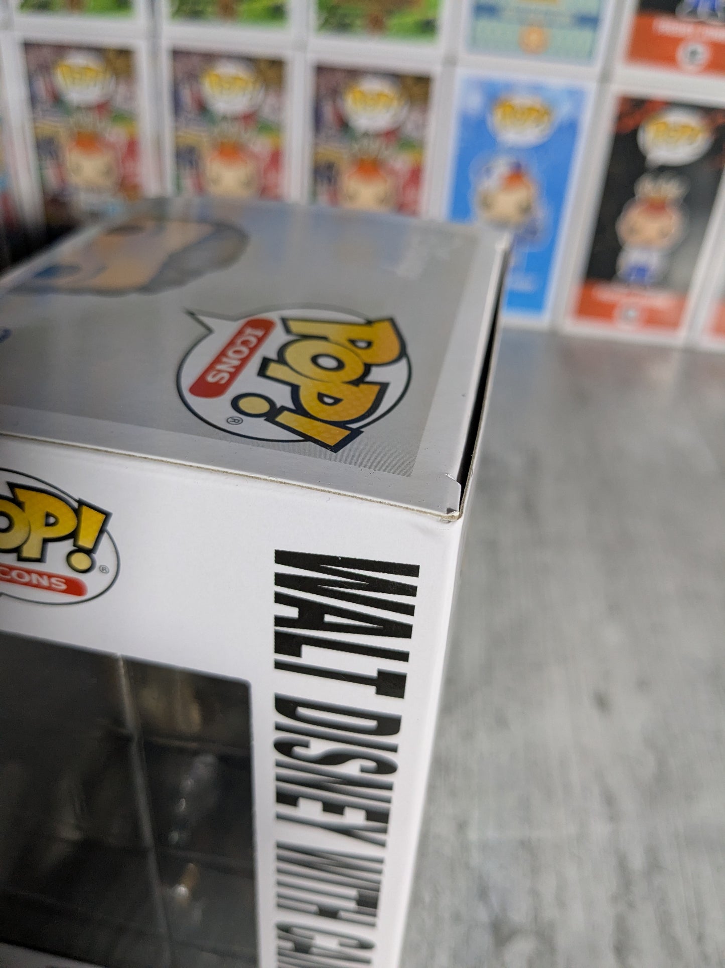 Funko pop 77 : Walt Disney with Camera